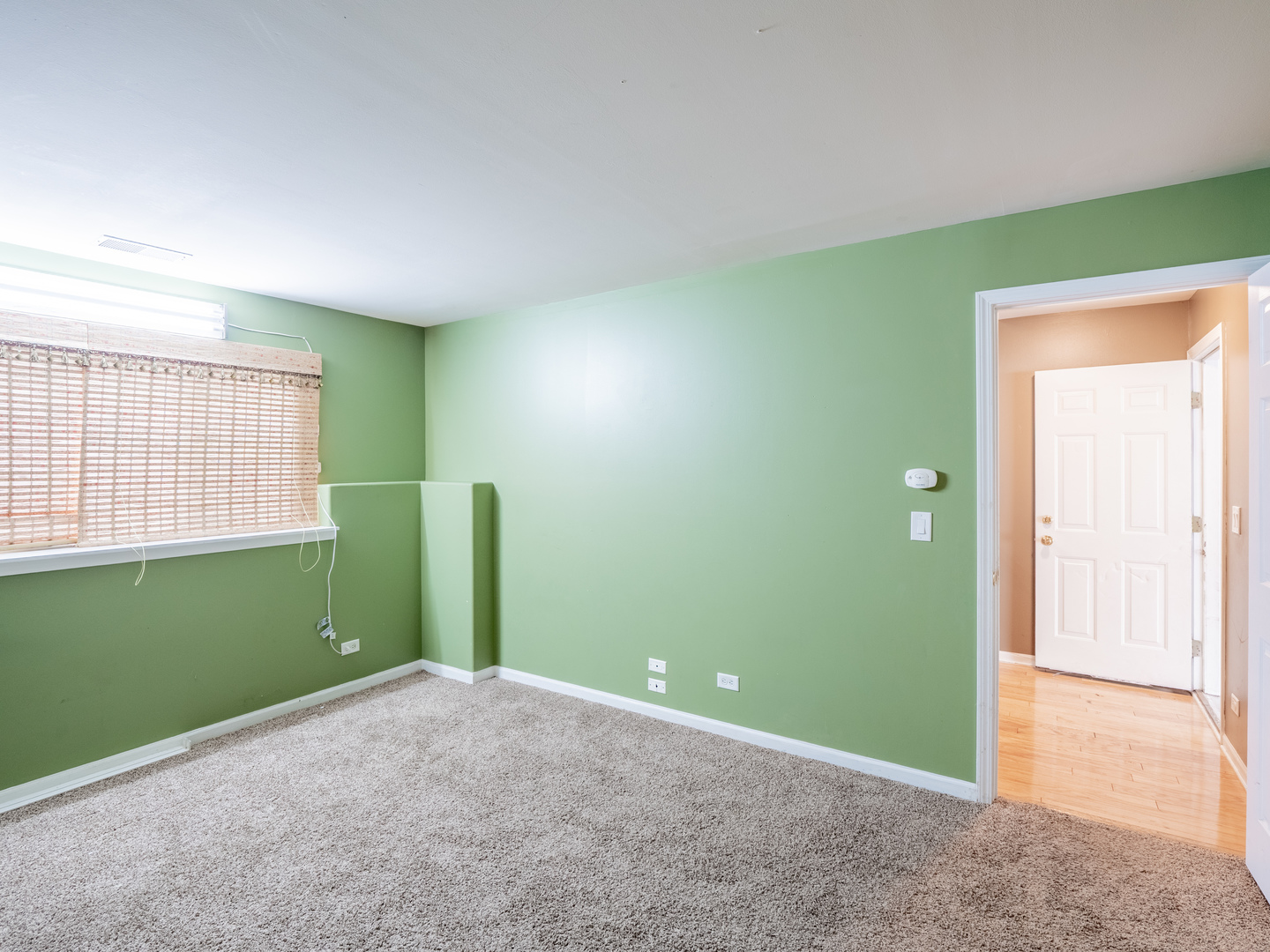 1052 Mayfield Drive, Glendale Heights, IL 60139