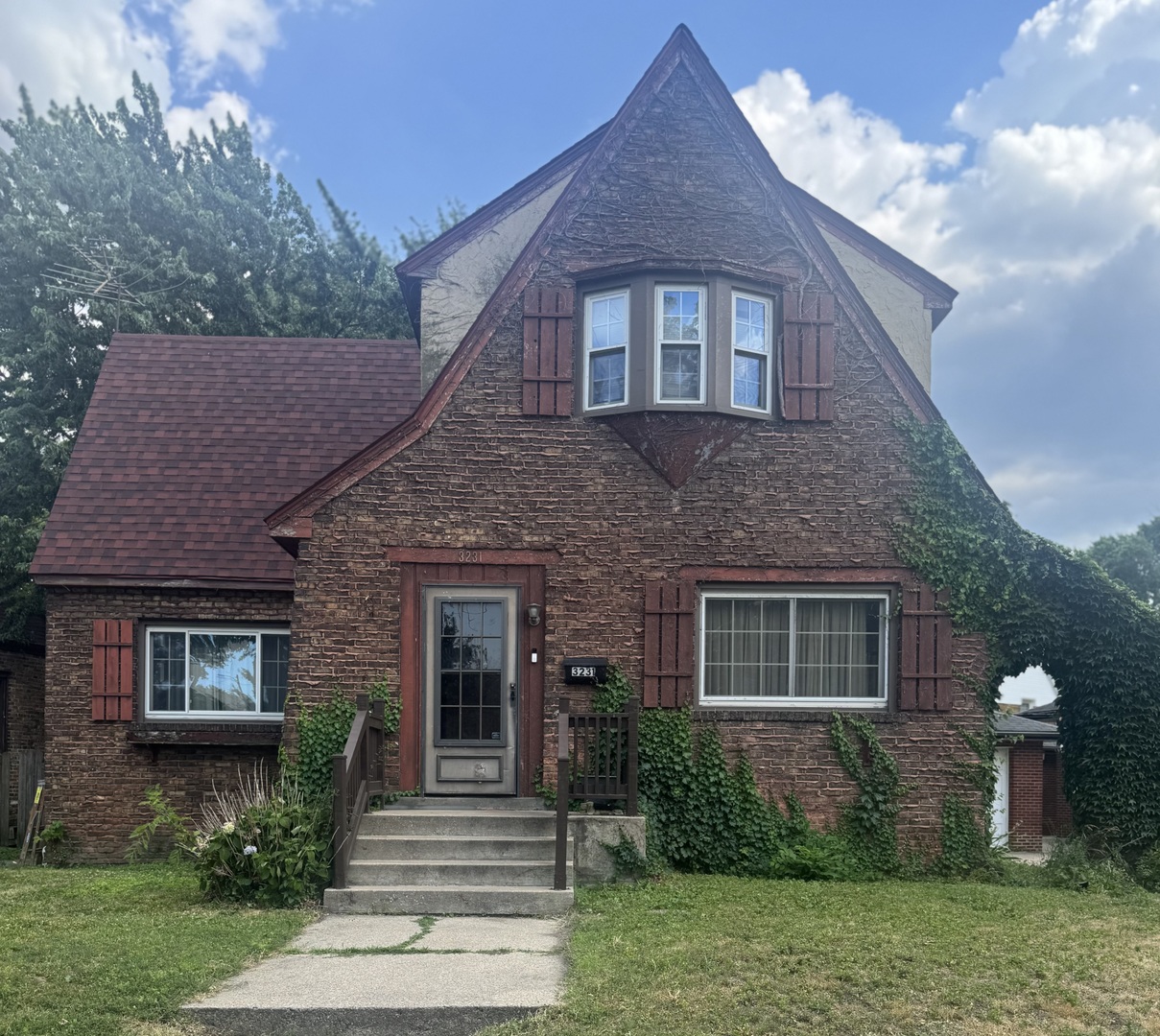 3231 N Schultz Drive, Lansing, IL 60438