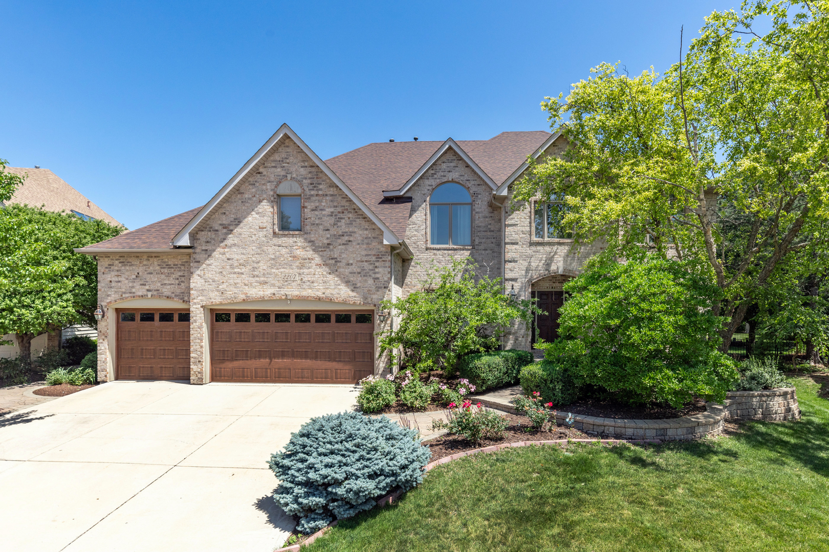 2207 Stowe Circle, Naperville, IL 60564