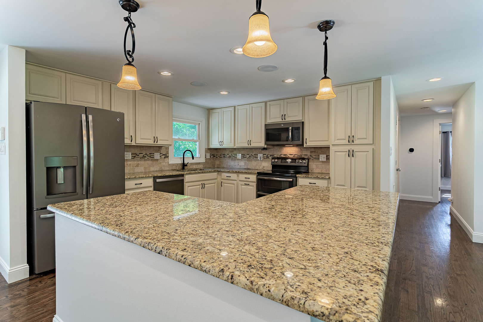 1328 Concord Lane, Schaumburg, IL 60193