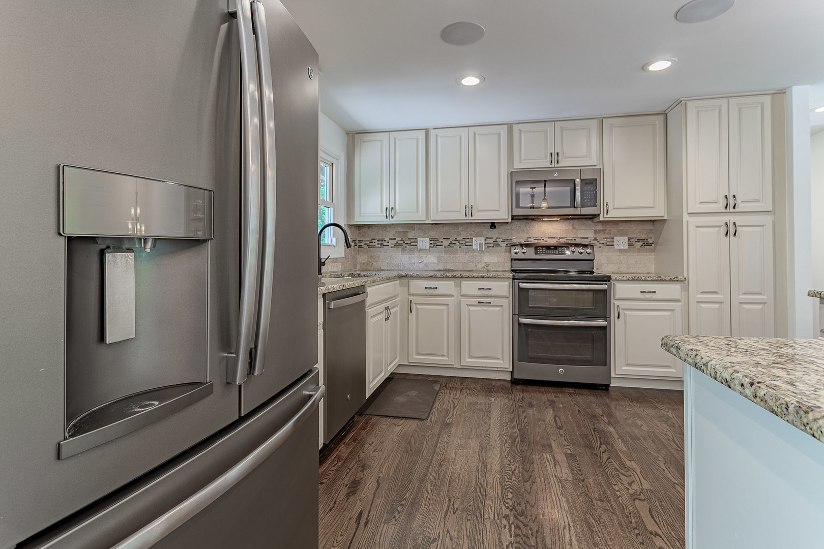 1328 Concord Lane, Schaumburg, IL 60193