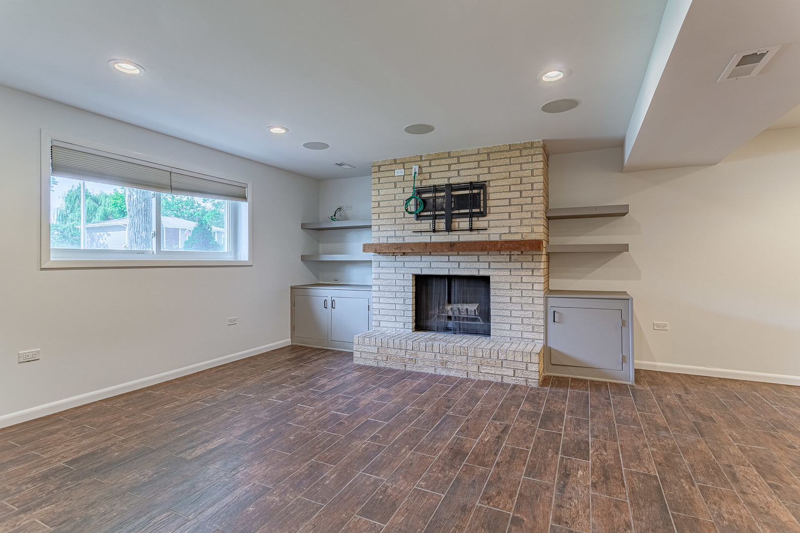 1328 Concord Lane, Schaumburg, IL 60193