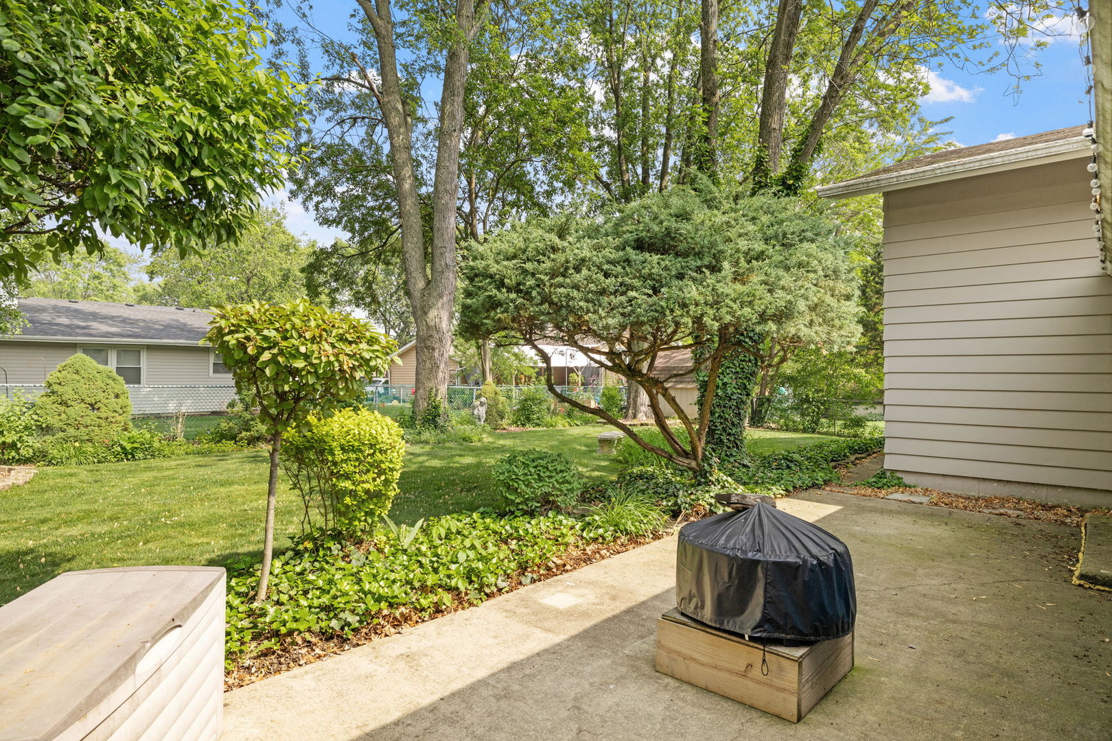5927 Sherman Drive, Woodridge, IL 60517