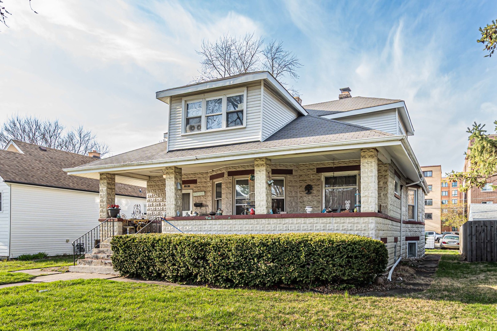 1638 Oakwood Avenue, Des Plaines, IL 60016