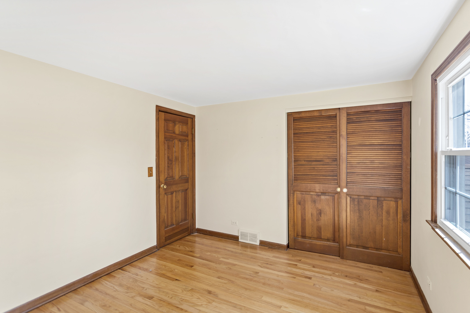 915 N Saratoga Drive, Palatine, IL 60074
