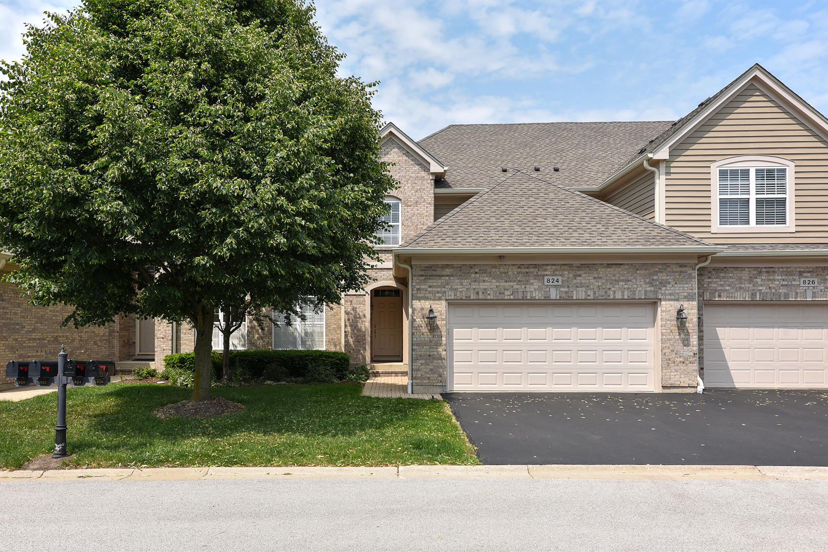 824 Stone Canyon Circle #824, Inverness, IL 60010