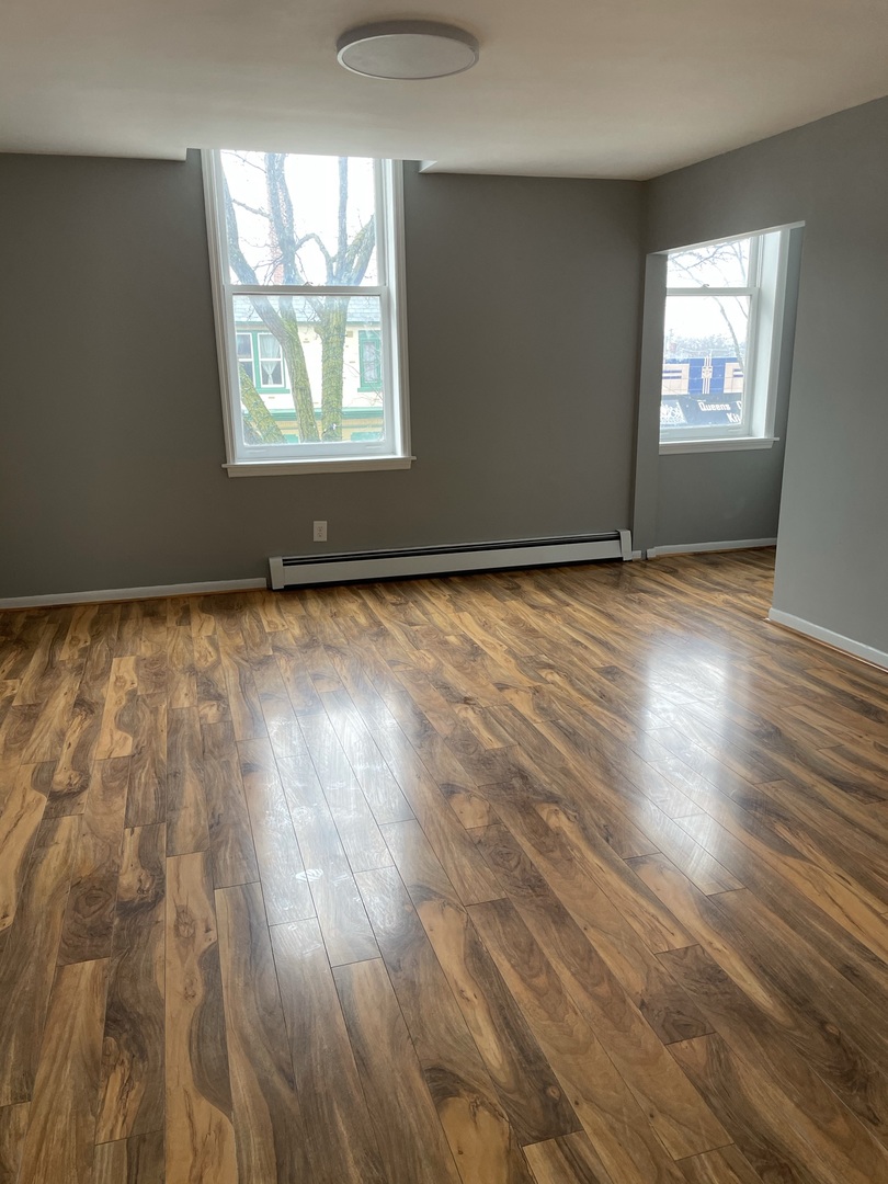 905 Main Street #2, Antioch, IL 60002