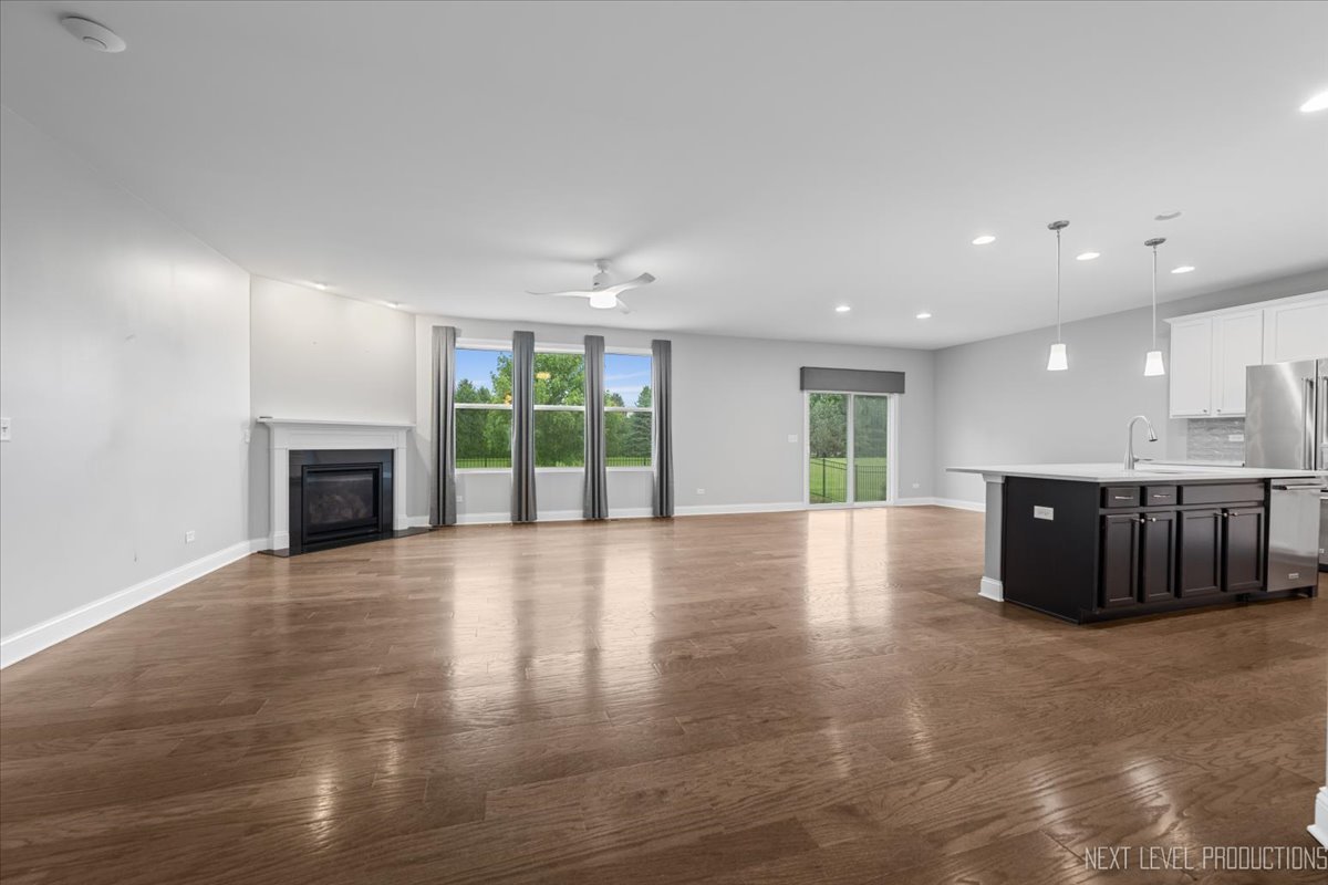719 Foxborough Road, South Elgin, IL 60177
