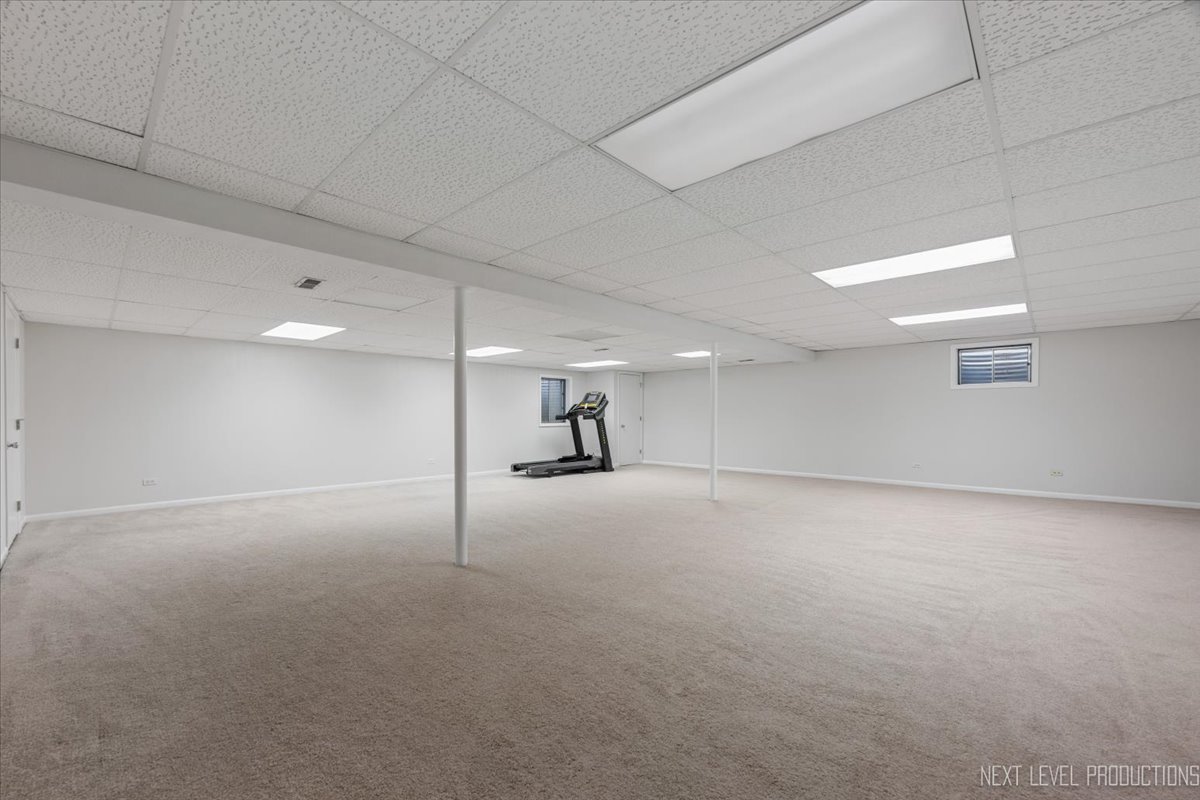 2802 Wedgewood Drive, Naperville, IL 60565