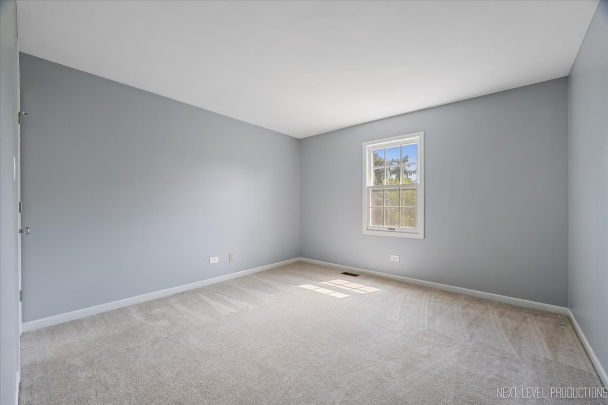 2802 Wedgewood Drive, Naperville, IL 60565