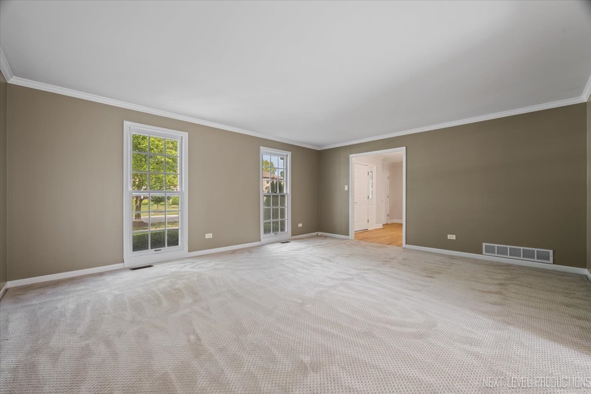 2802 Wedgewood Drive, Naperville, IL 60565