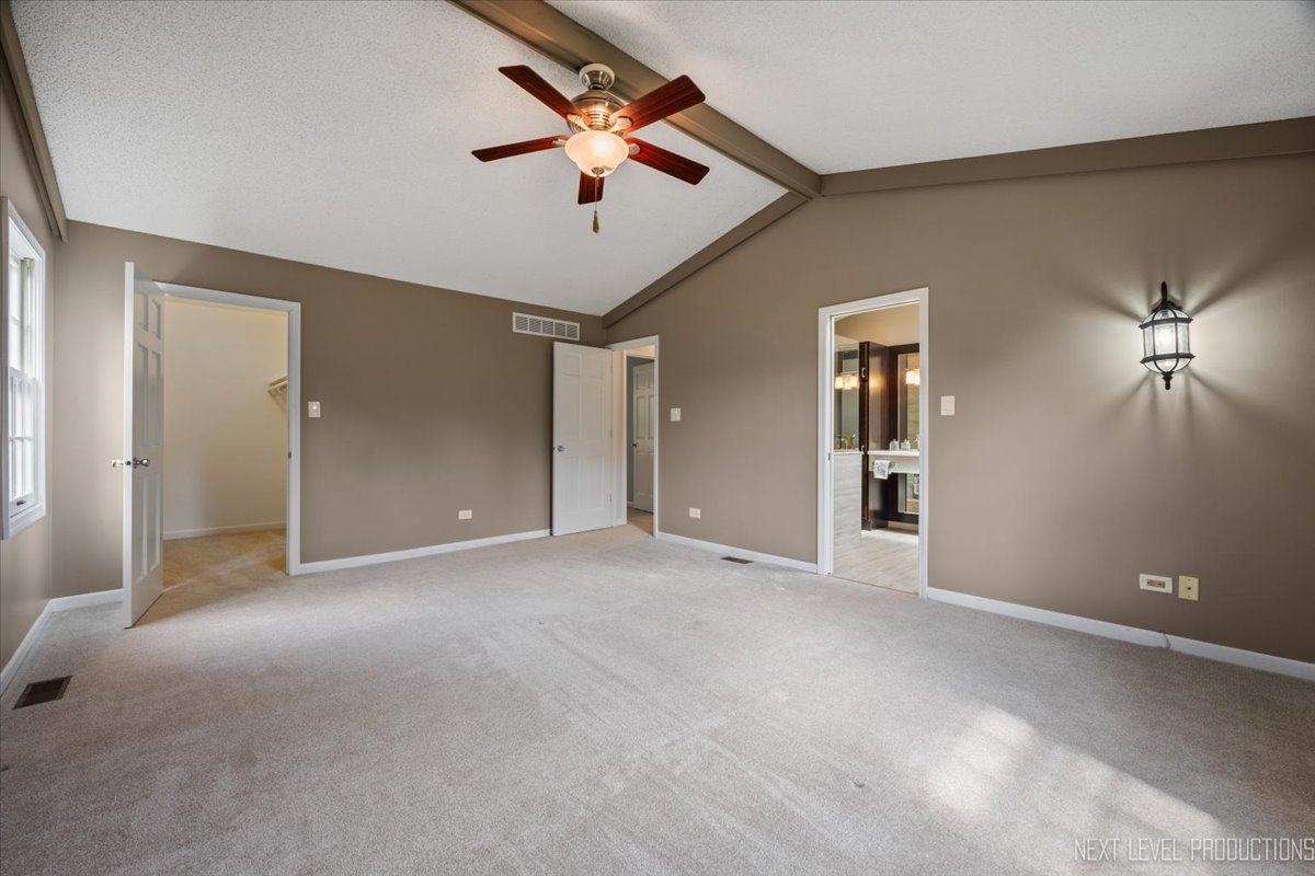 2802 Wedgewood Drive, Naperville, IL 60565