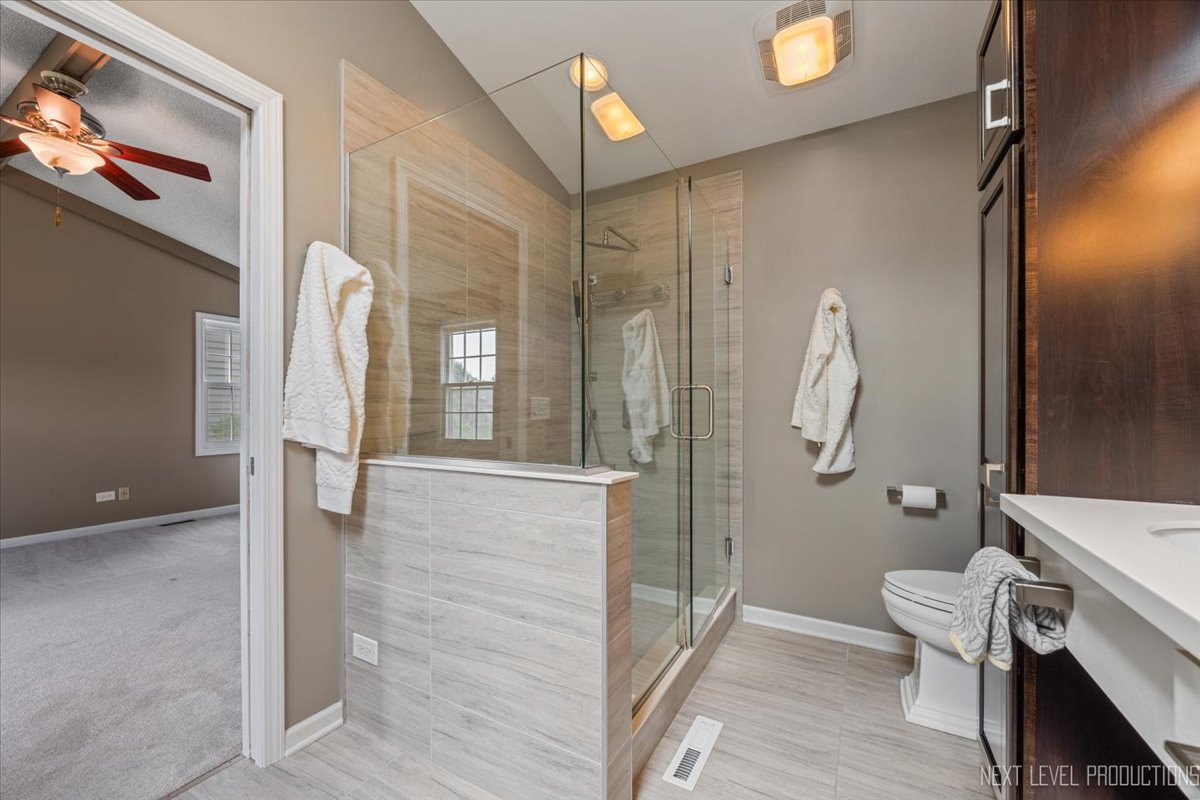 2802 Wedgewood Drive, Naperville, IL 60565
