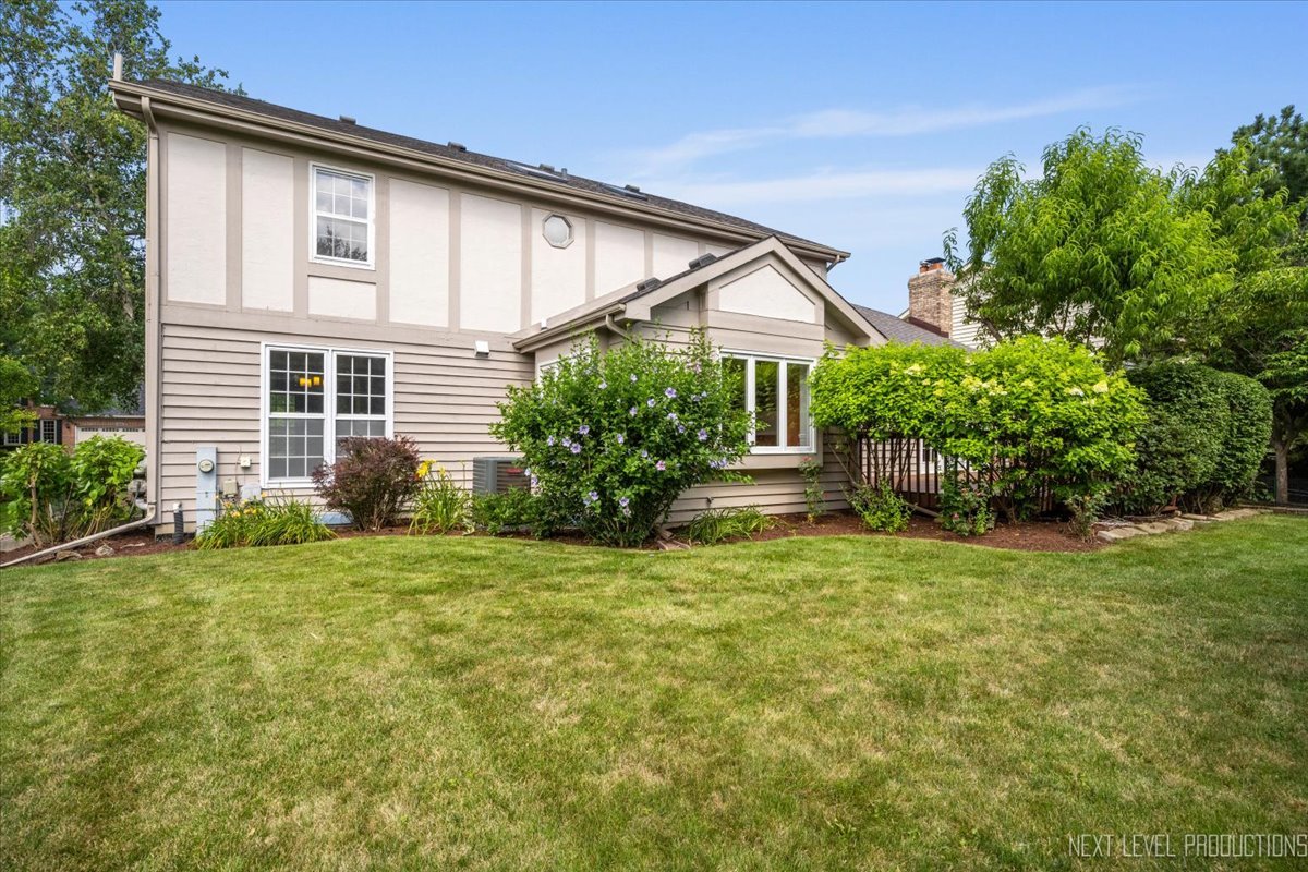 2802 Wedgewood Drive, Naperville, IL 60565
