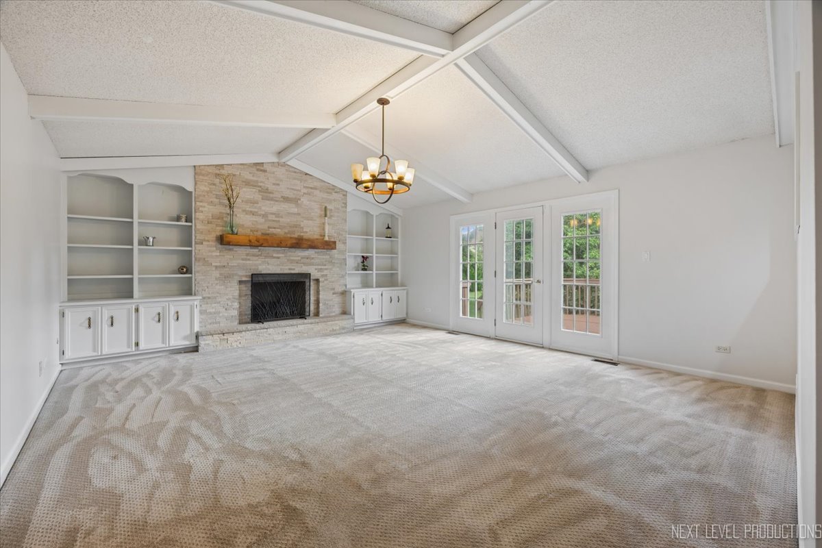 2802 Wedgewood Drive, Naperville, IL 60565