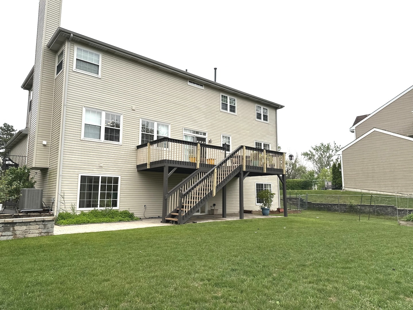 209 S PLEASANT Road, Lake Zurich, IL 60047
