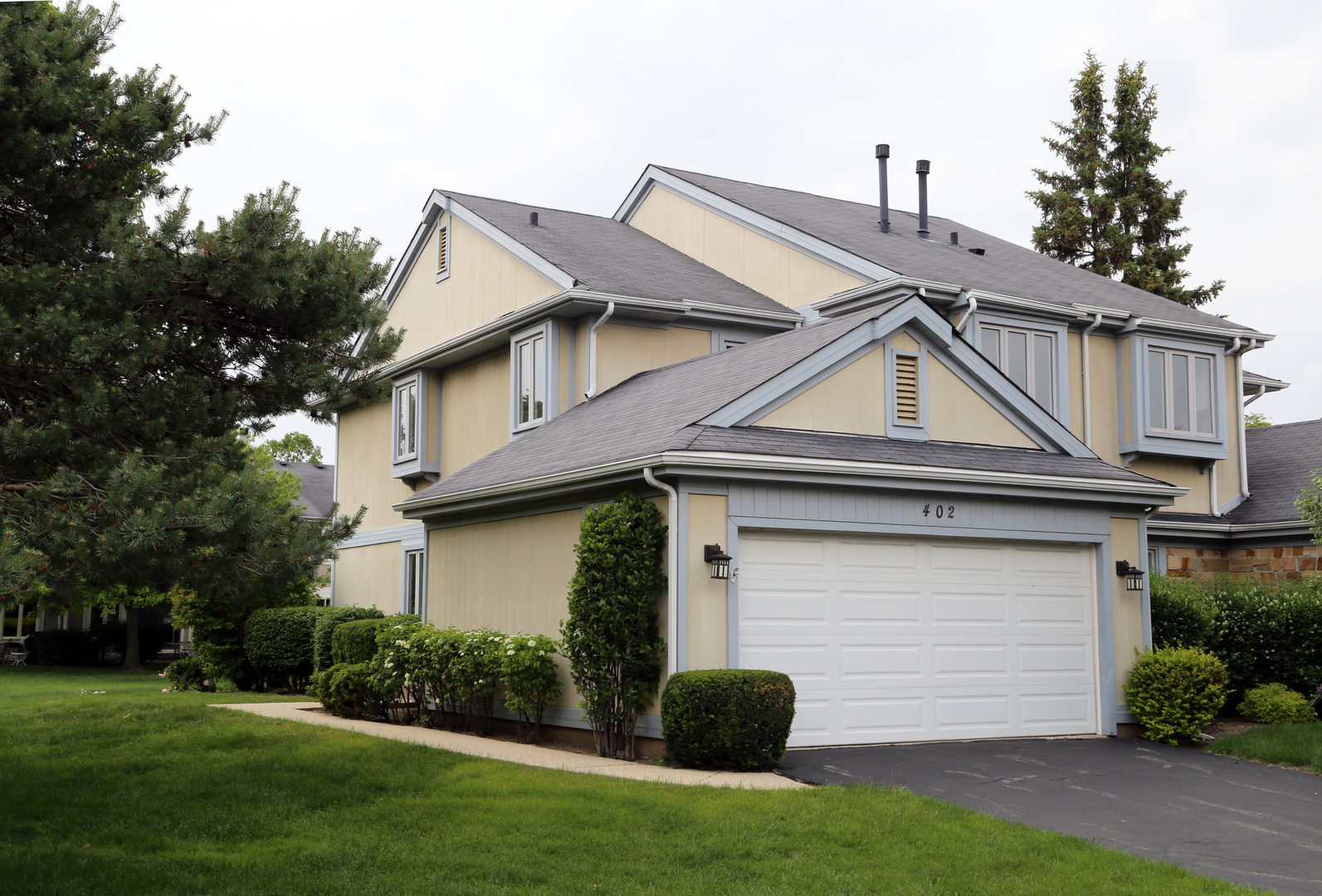 402 Catbird Lane, Deerfield, IL 60015
