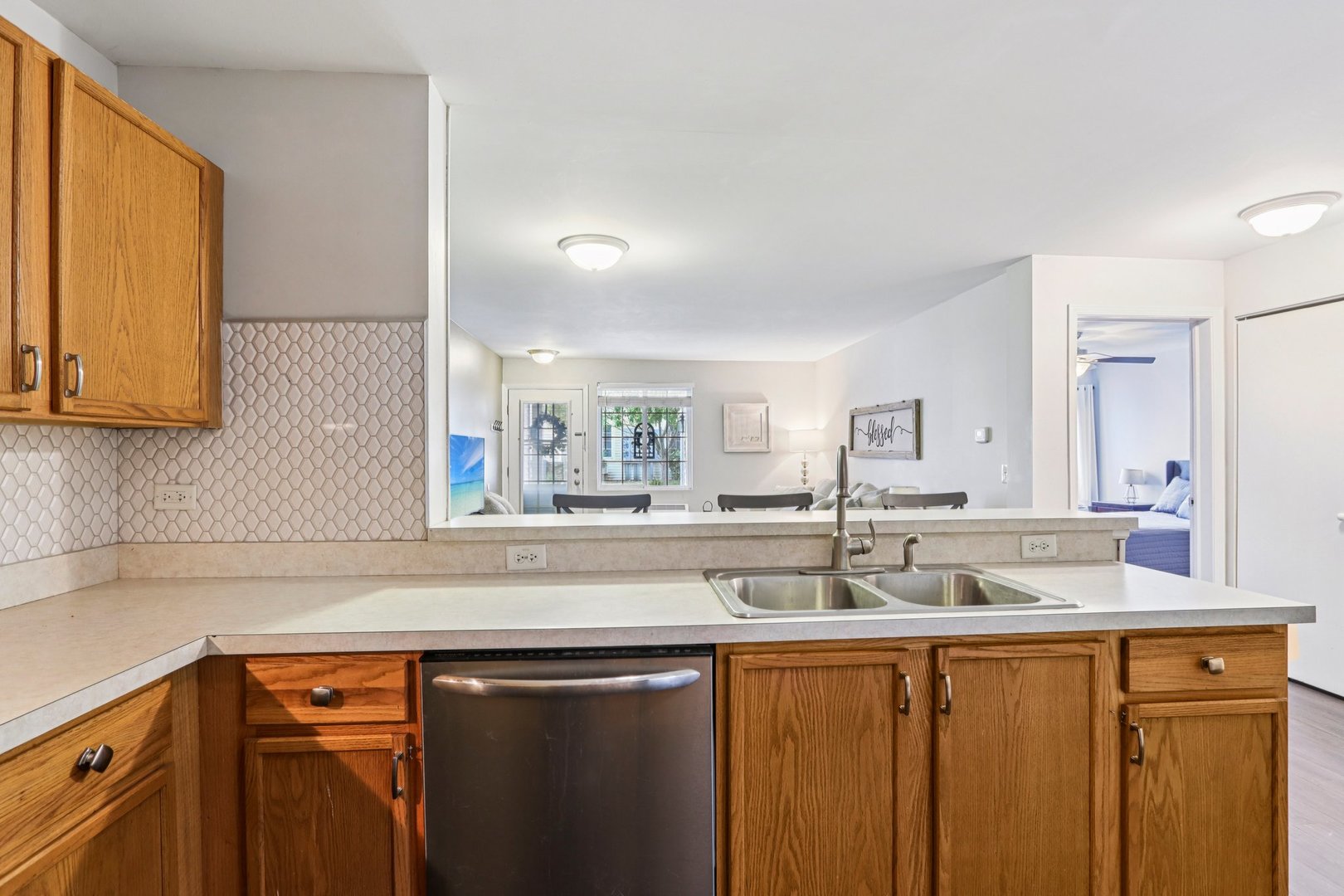 1013 Silverstone Drive #1013, Carpentersville, IL 60110