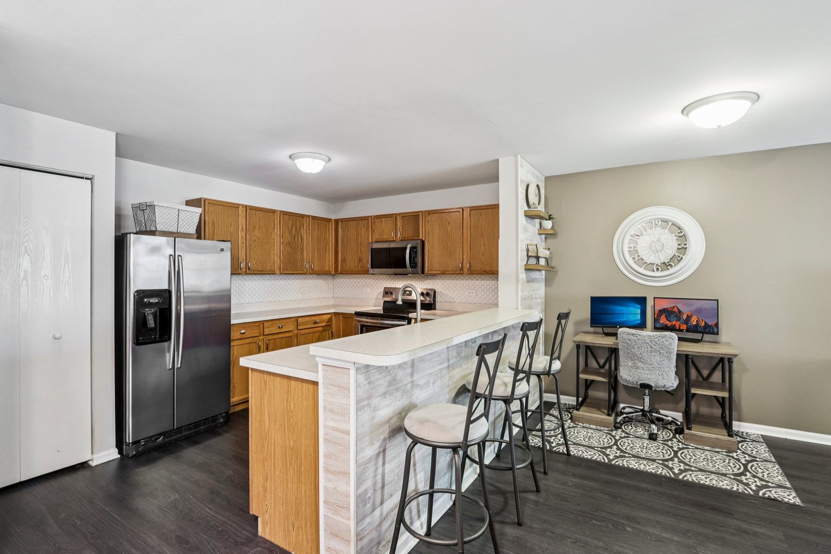 1013 Silverstone Drive #1013, Carpentersville, IL 60110