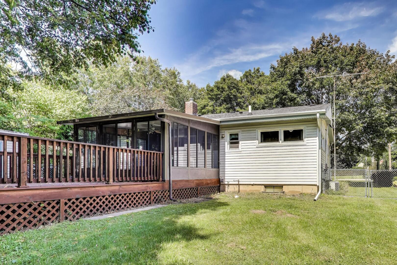 312 Douglas Road, Batavia, IL 60510