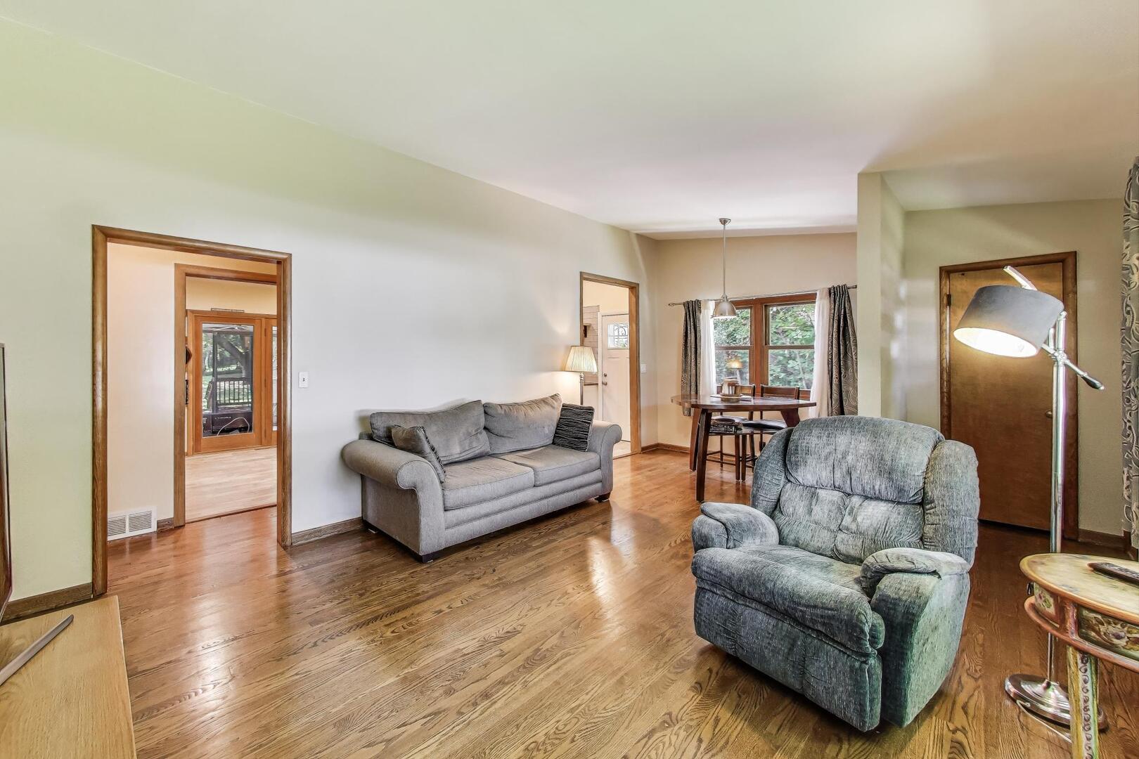 312 Douglas Road, Batavia, IL 60510