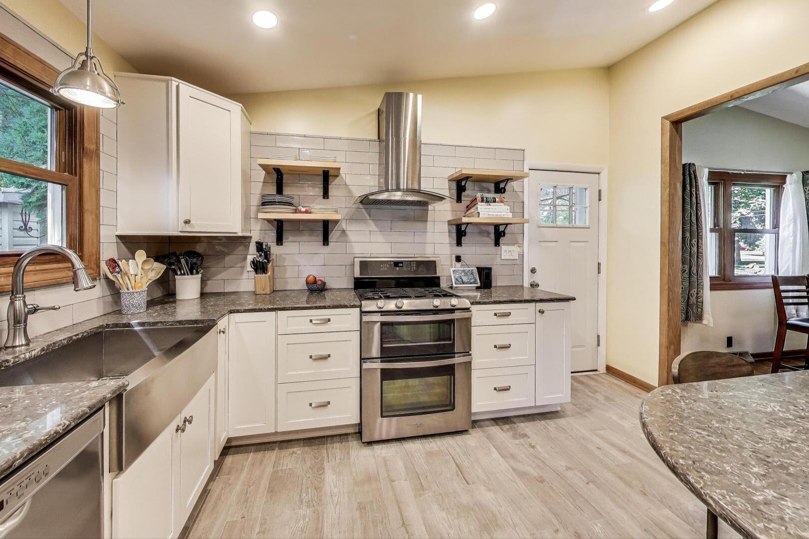 312 Douglas Road, Batavia, IL 60510