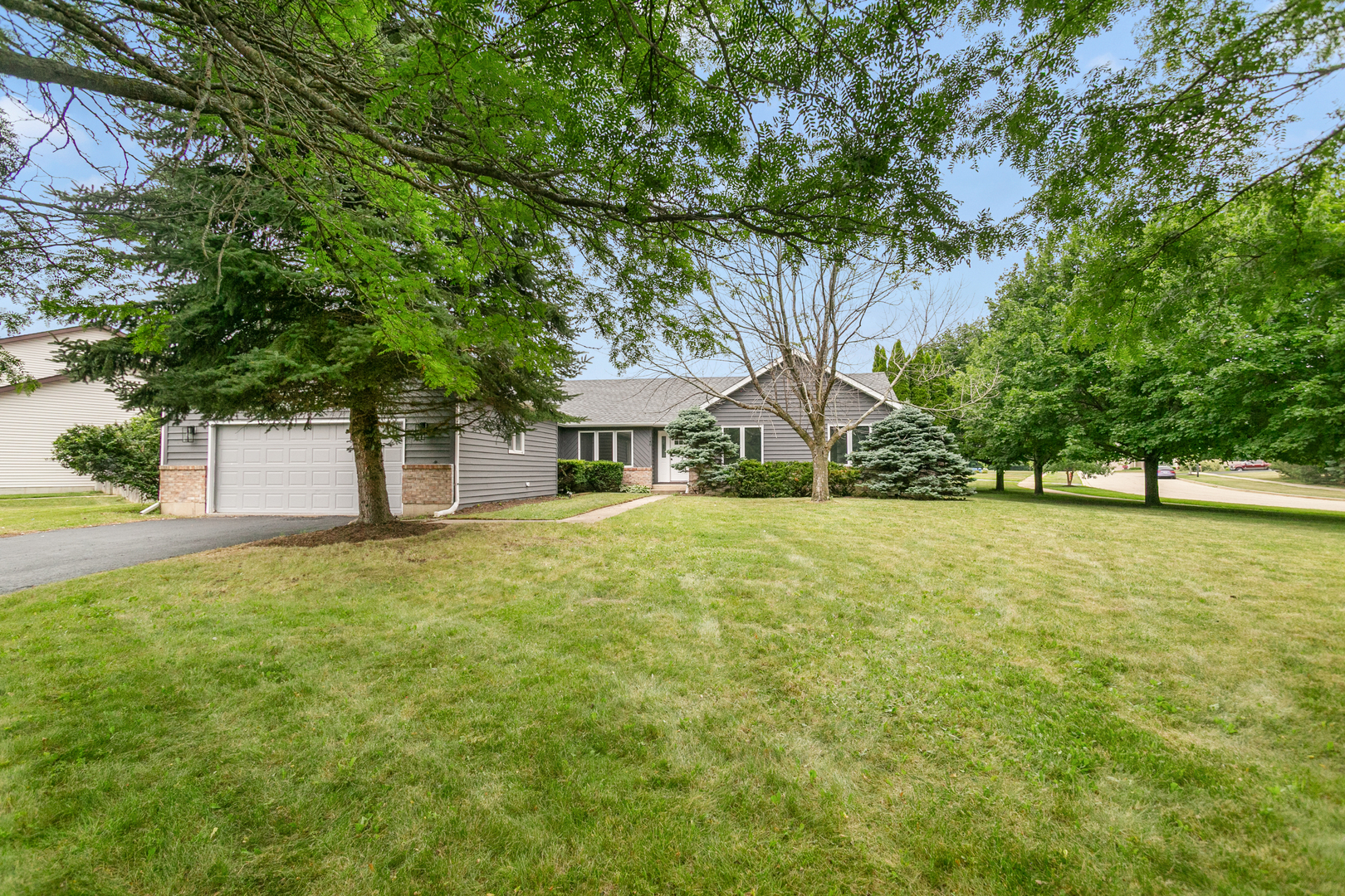 140 Old Darby Lane, Winthrop Harbor, IL 60096