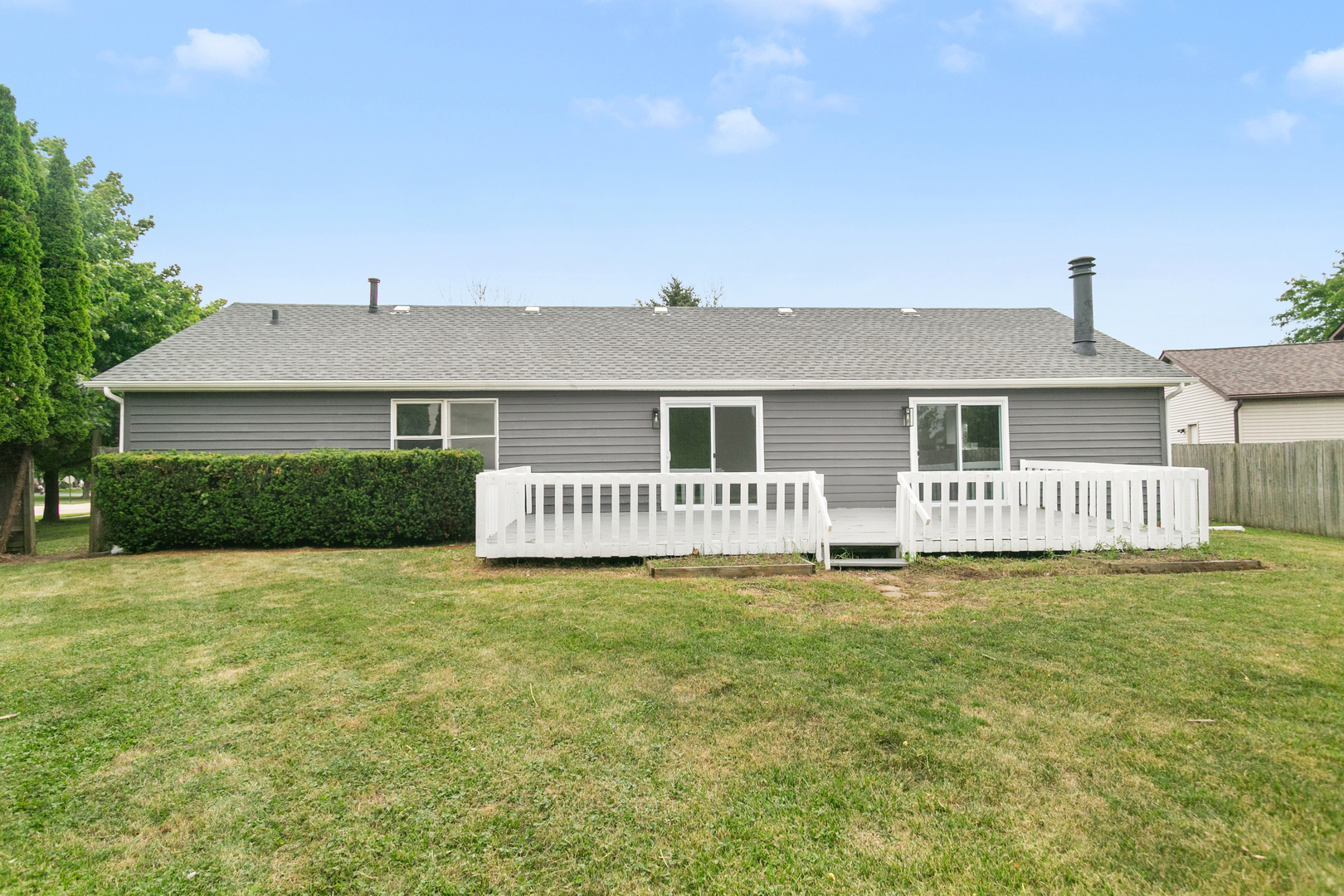 140 Old Darby Lane, Winthrop Harbor, IL 60096