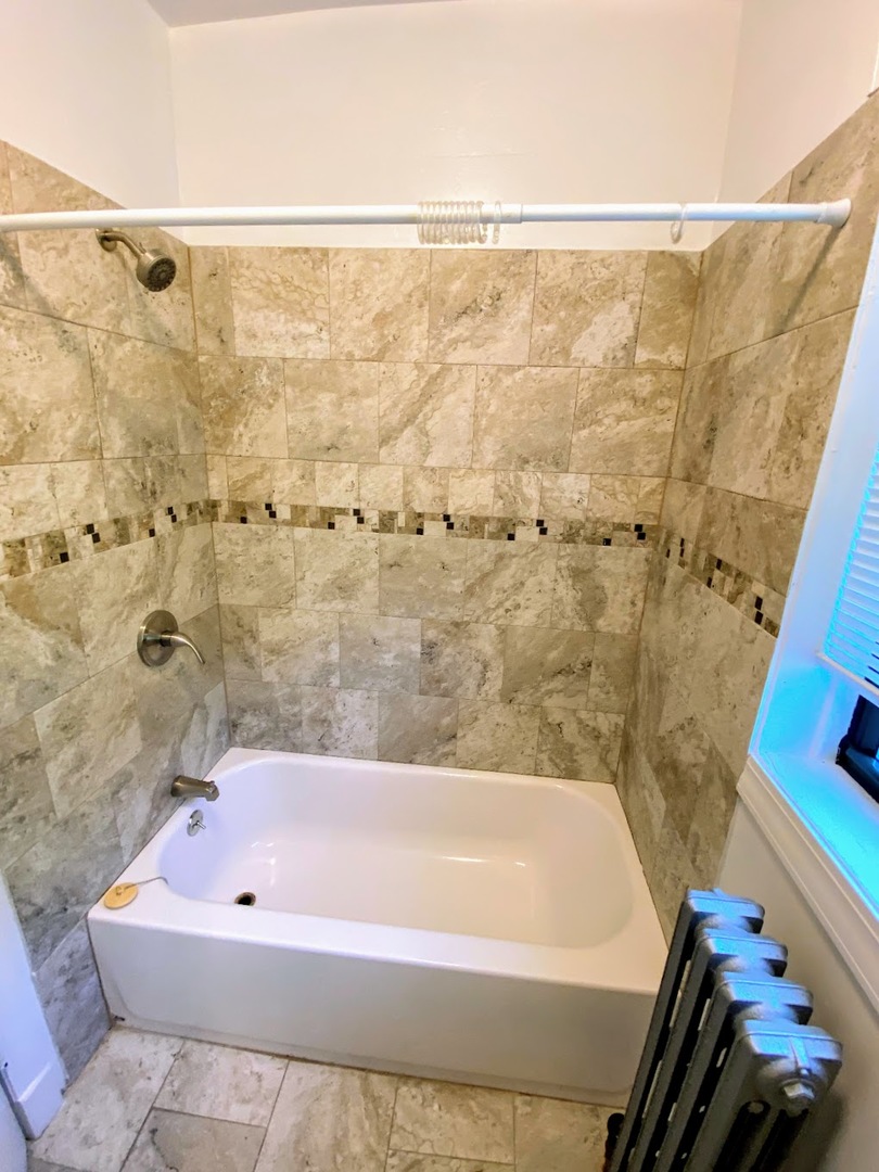 3207 W Cortland Street #1, Chicago, IL 60647