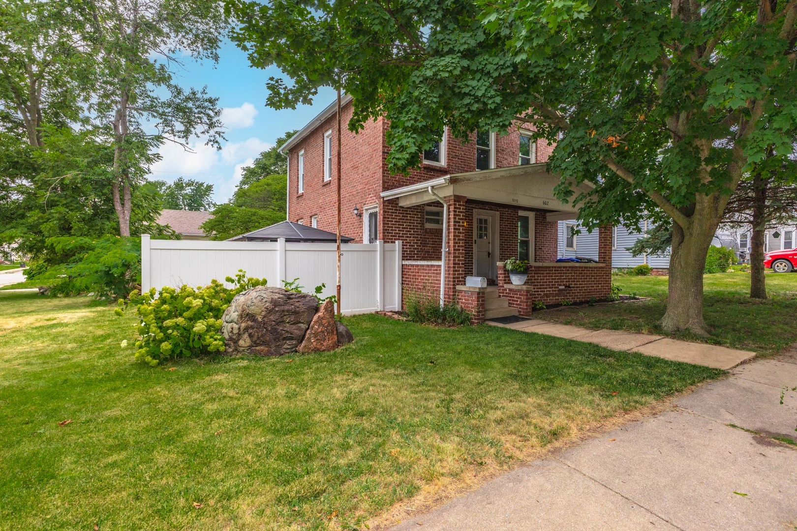 602 N Lee Street, Bloomington, IL 61701