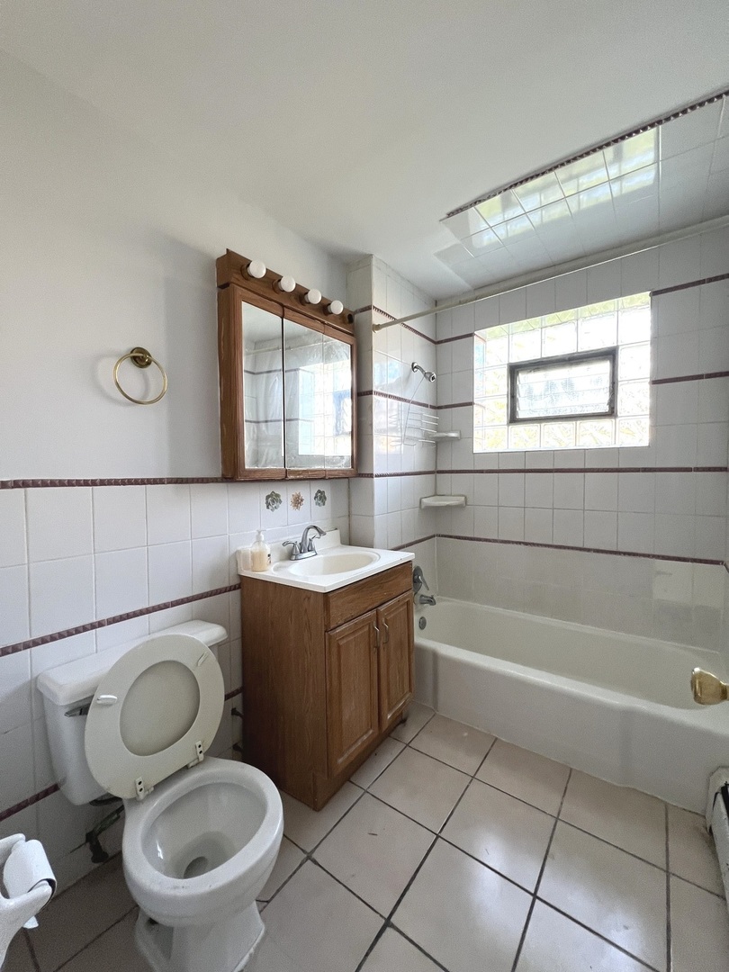 543 GENEVA Avenue #104A, Bellwood, IL 60104