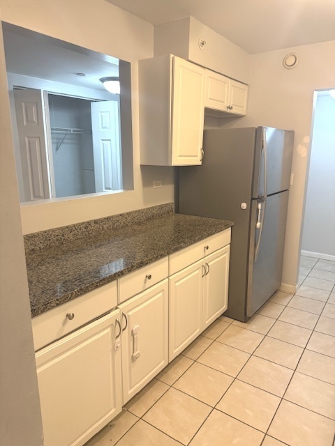 5201 Carriageway Drive #305C, Rolling Meadows, IL 60008