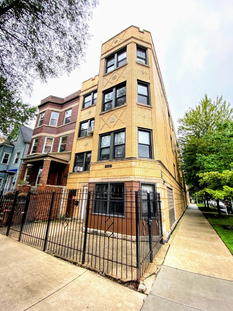 3207 W Cortland Street #3, Chicago, IL 60647