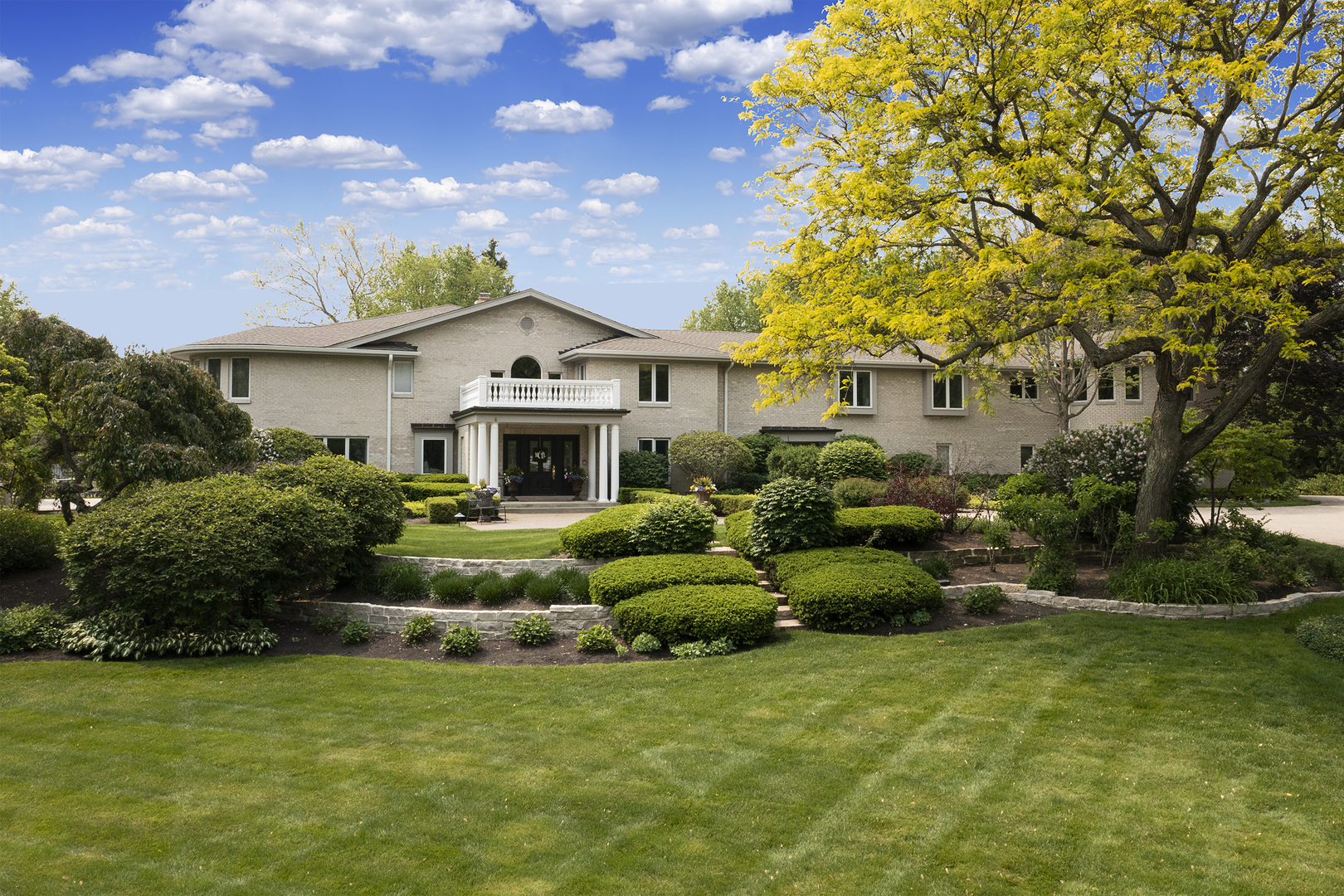 1877 Banbury Road, Inverness, IL 60067