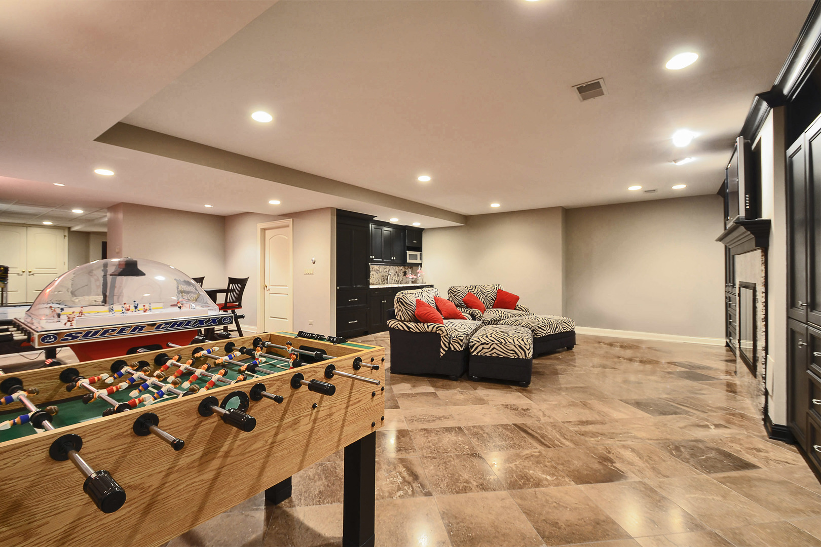 1877 Banbury Road, Inverness, IL 60067