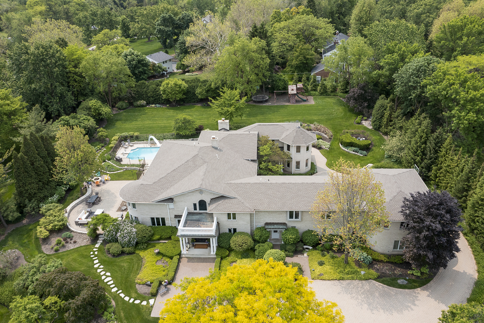 1877 Banbury Road, Inverness, IL 60067