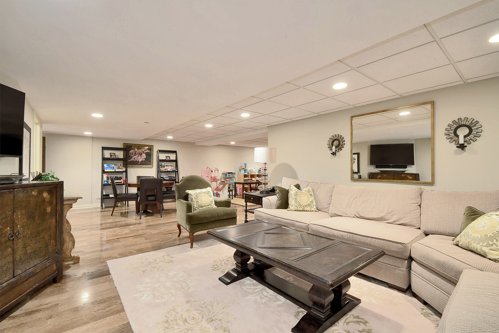 1877 Banbury Road, Inverness, IL 60067