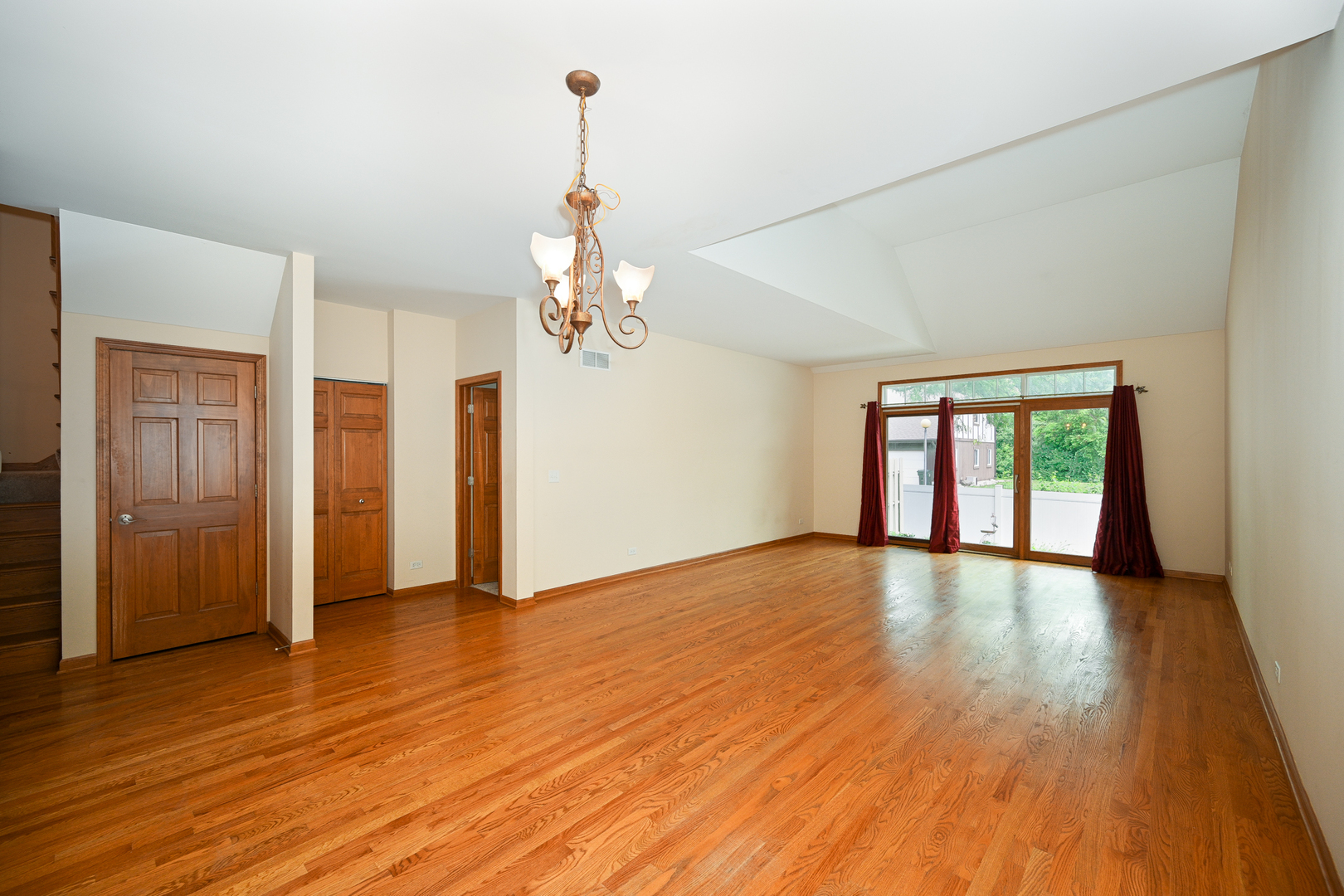 29W505 Cerny Circle, Warrenville, IL 60555