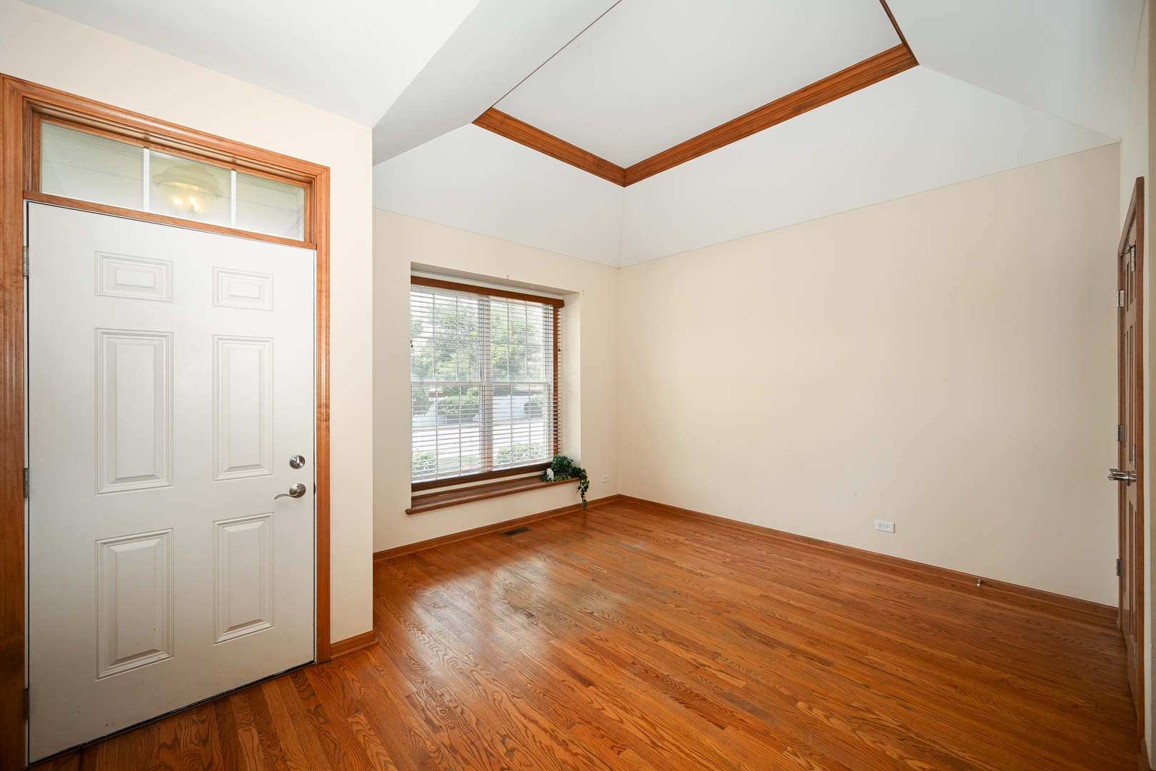 29W505 Cerny Circle, Warrenville, IL 60555