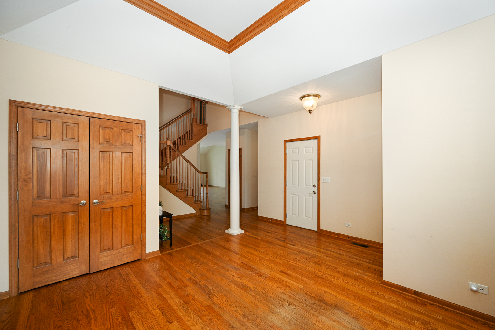 29W505 Cerny Circle, Warrenville, IL 60555