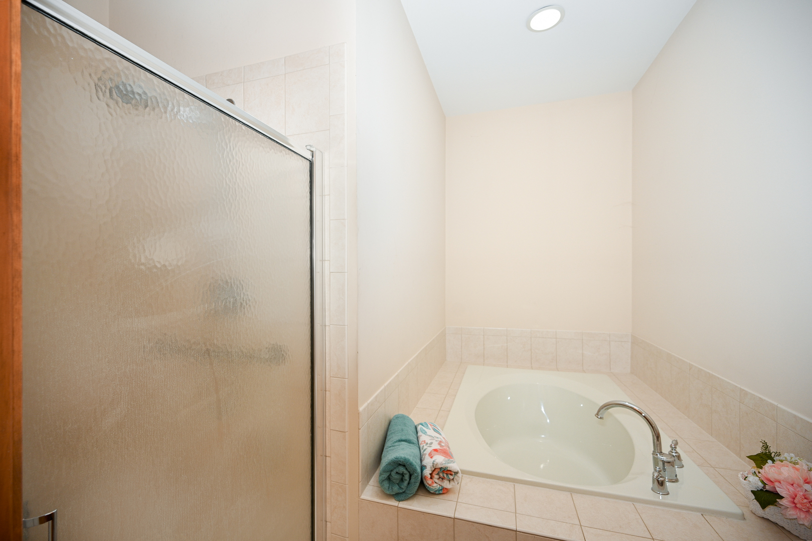 29W505 Cerny Circle, Warrenville, IL 60555