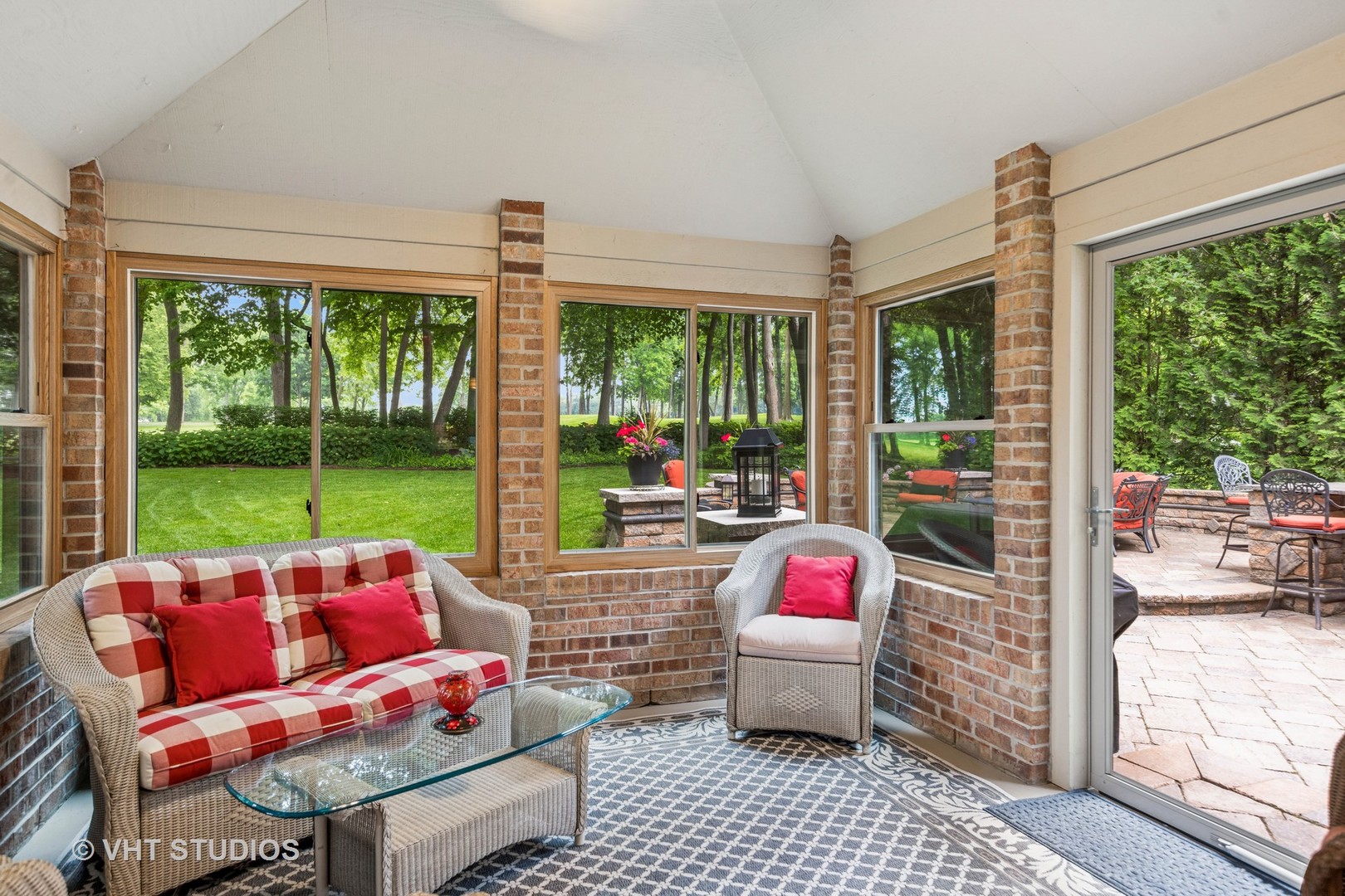 3104 Royal Fox Drive, St. Charles, IL 60174