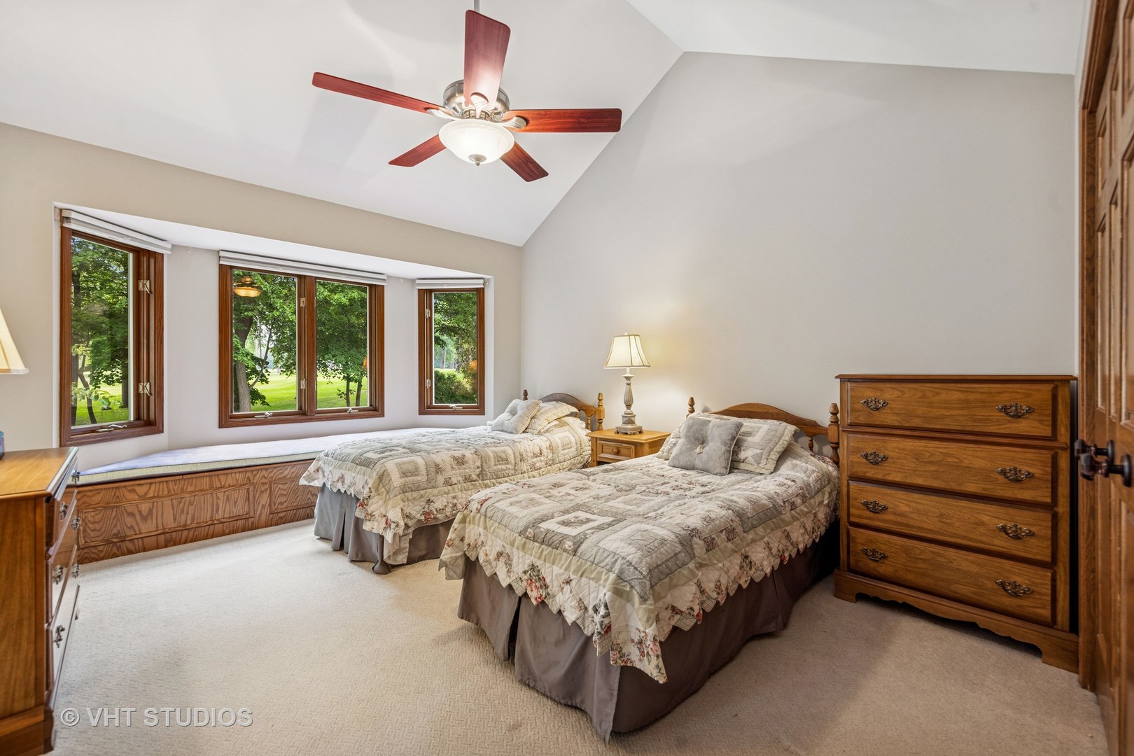 3104 Royal Fox Drive, St. Charles, IL 60174