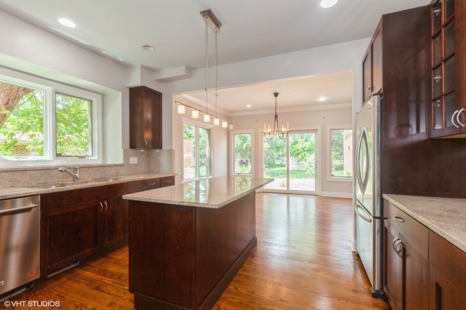 364 65th Street, Willowbrook, IL 60527