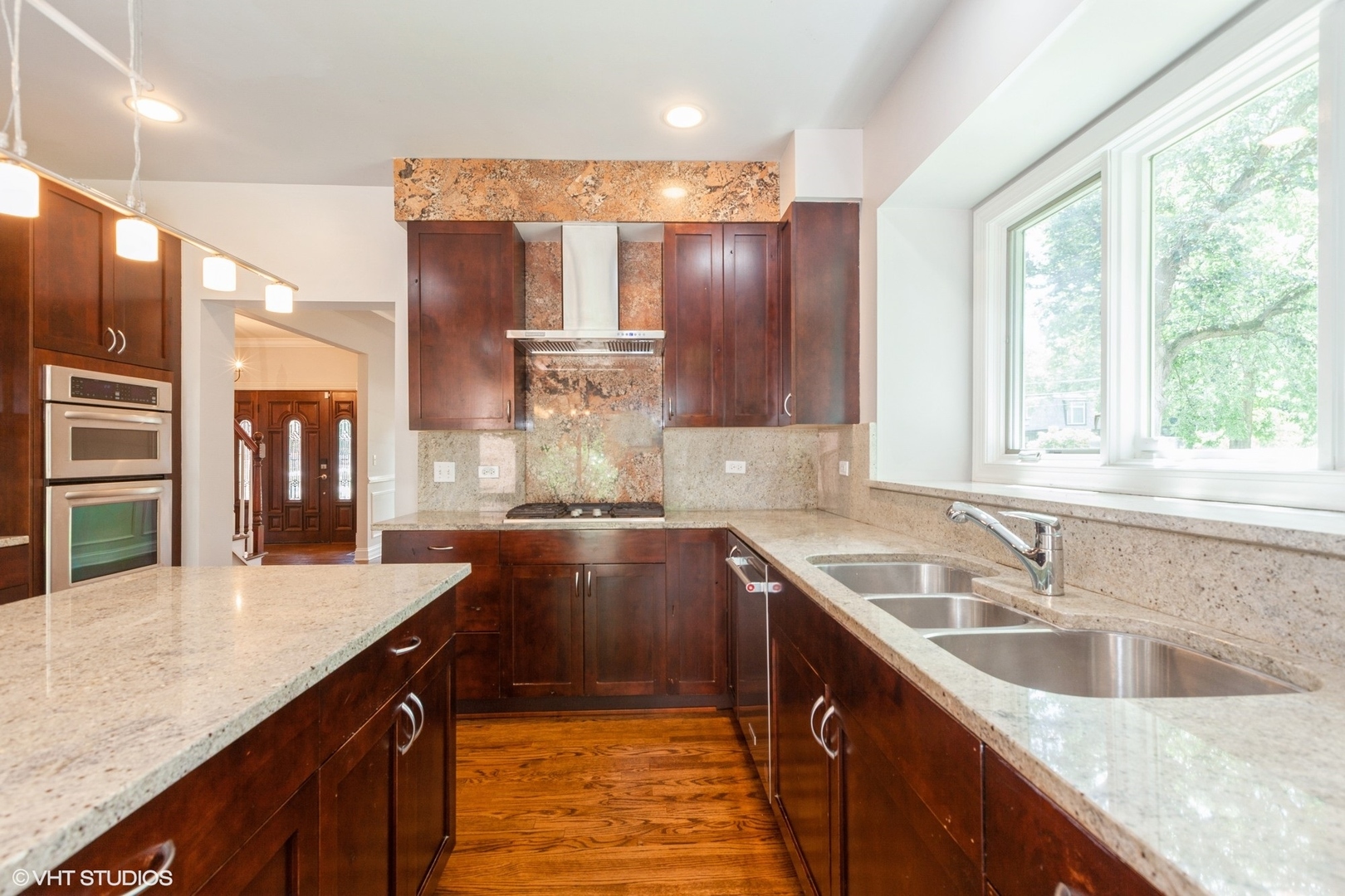 364 65th Street, Willowbrook, IL 60527