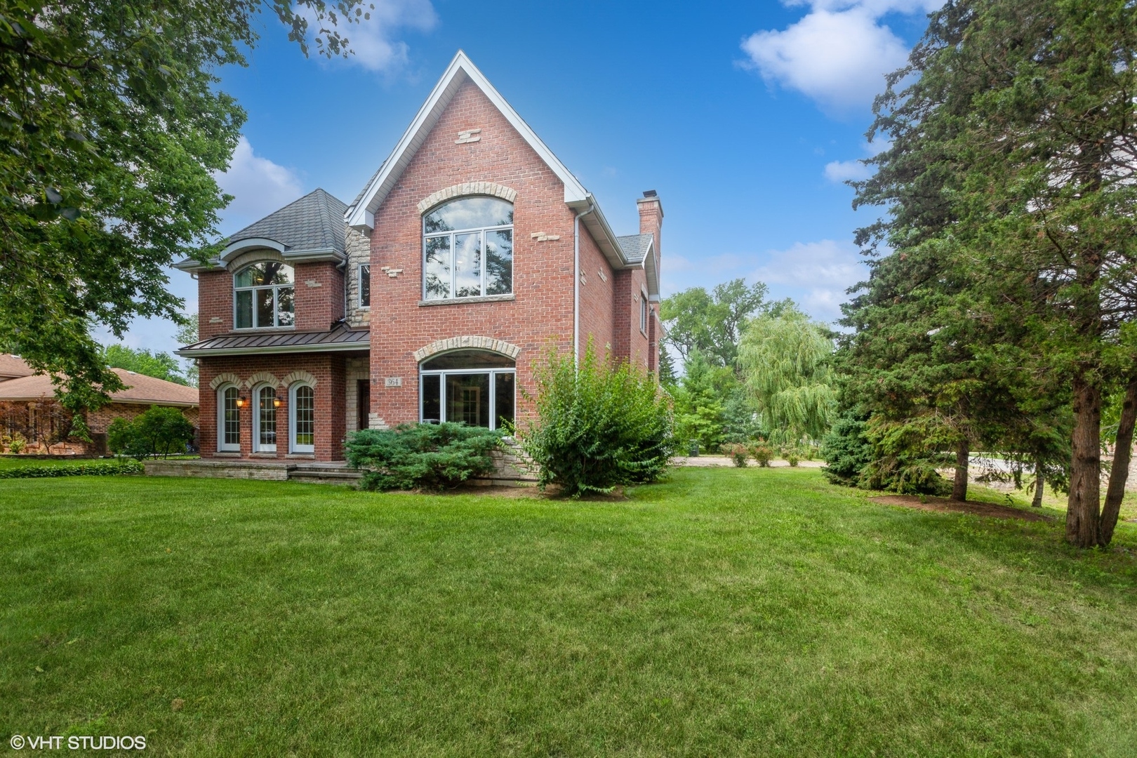 364 65th Street, Willowbrook, IL 60527