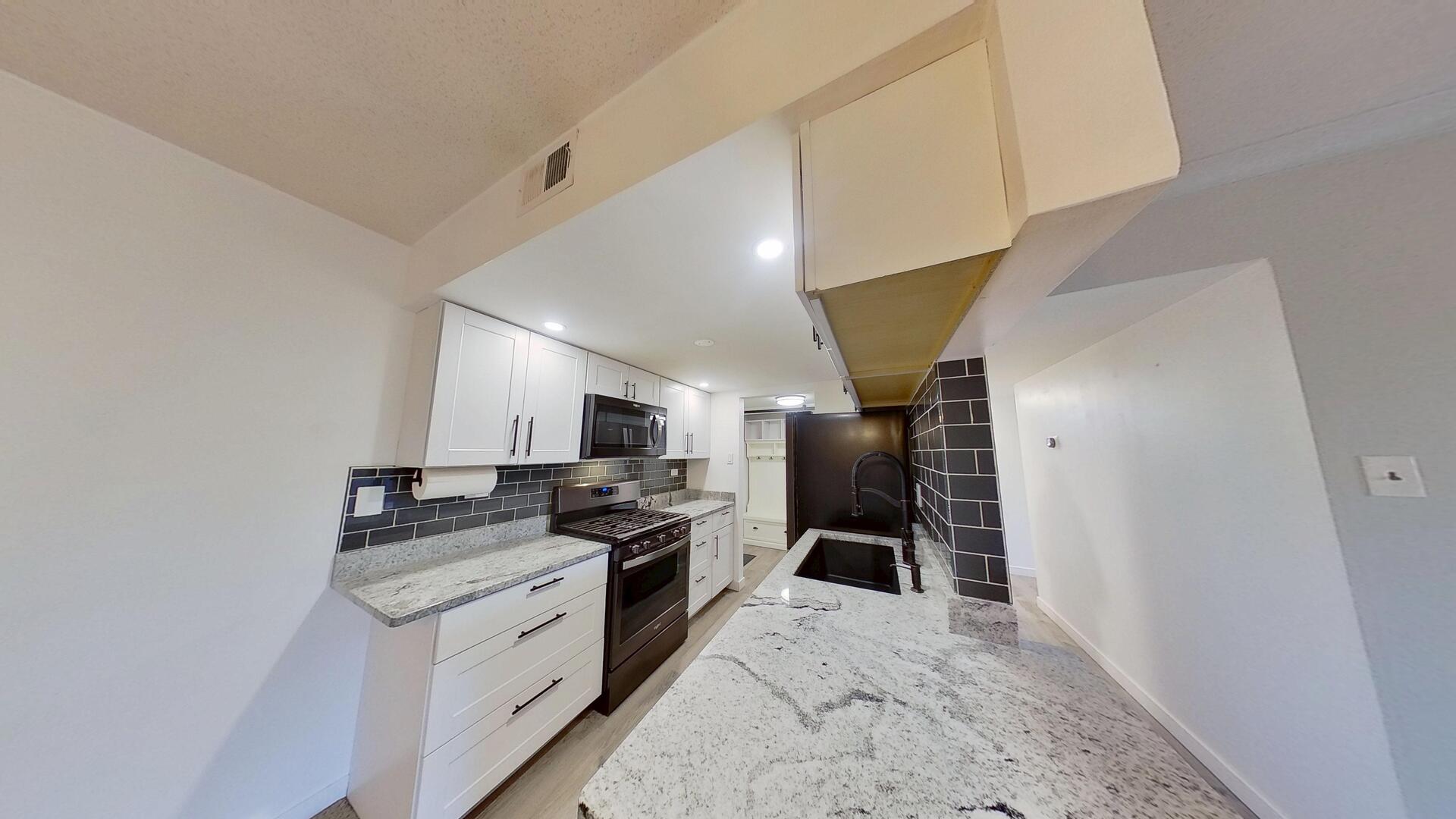 500 Redondo #308, Downers Grove, IL 60516