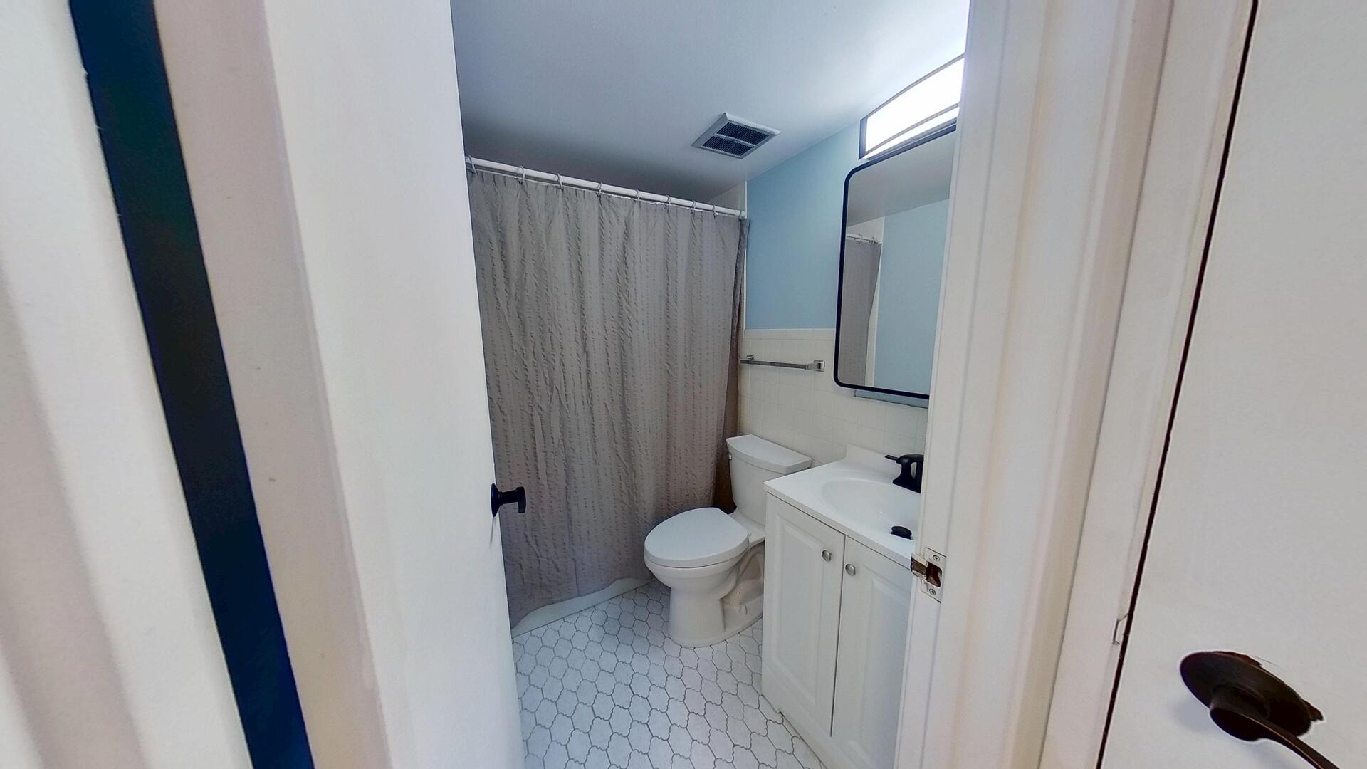 500 Redondo #308, Downers Grove, IL 60516