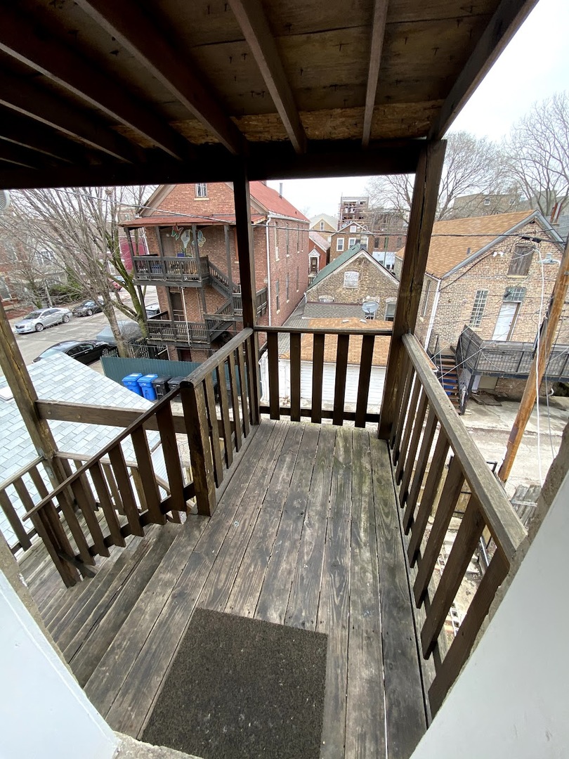 978 W 19th Street #2R, Chicago, IL 60608