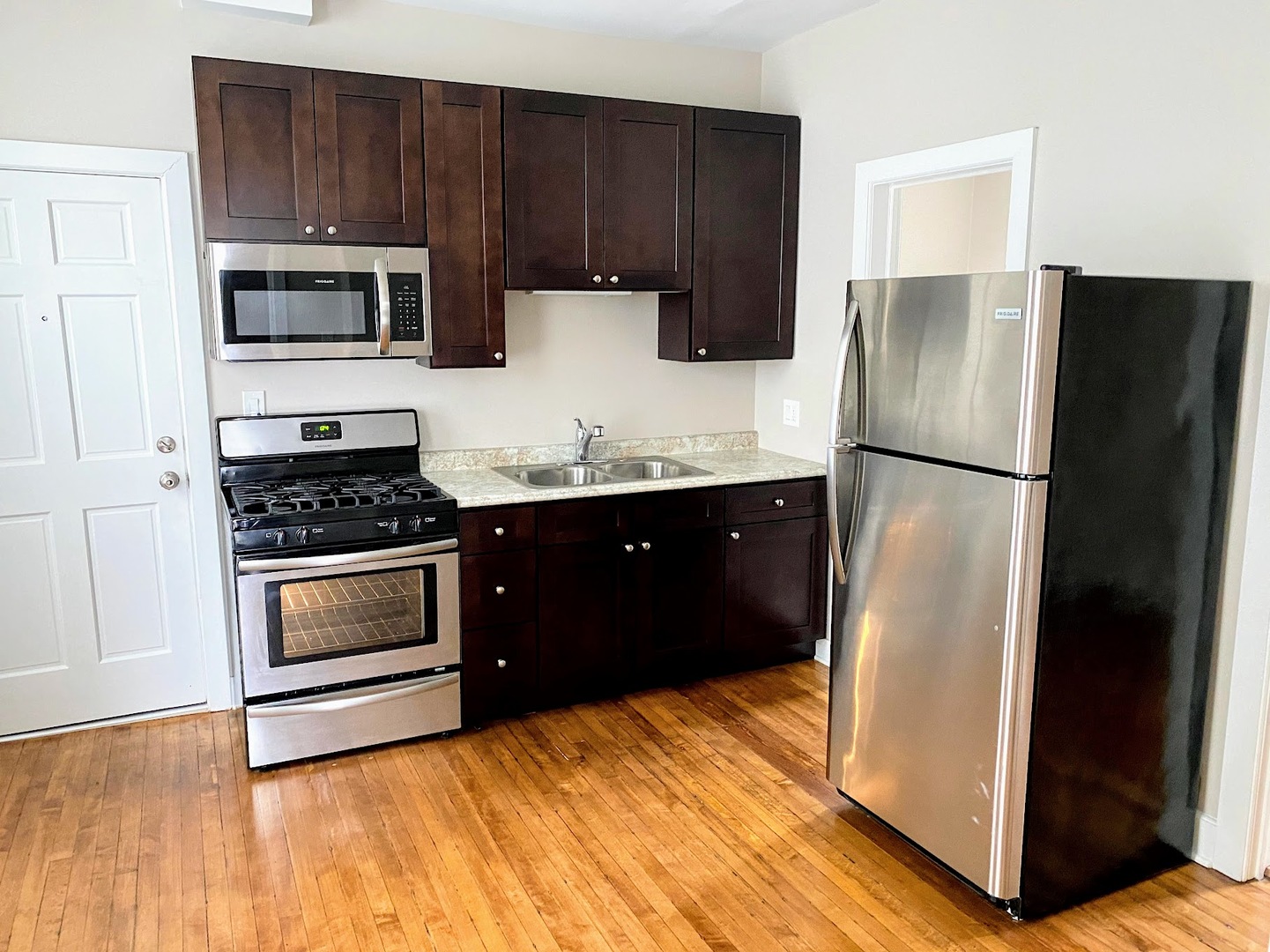 978 W 19th Street #2R, Chicago, IL 60608